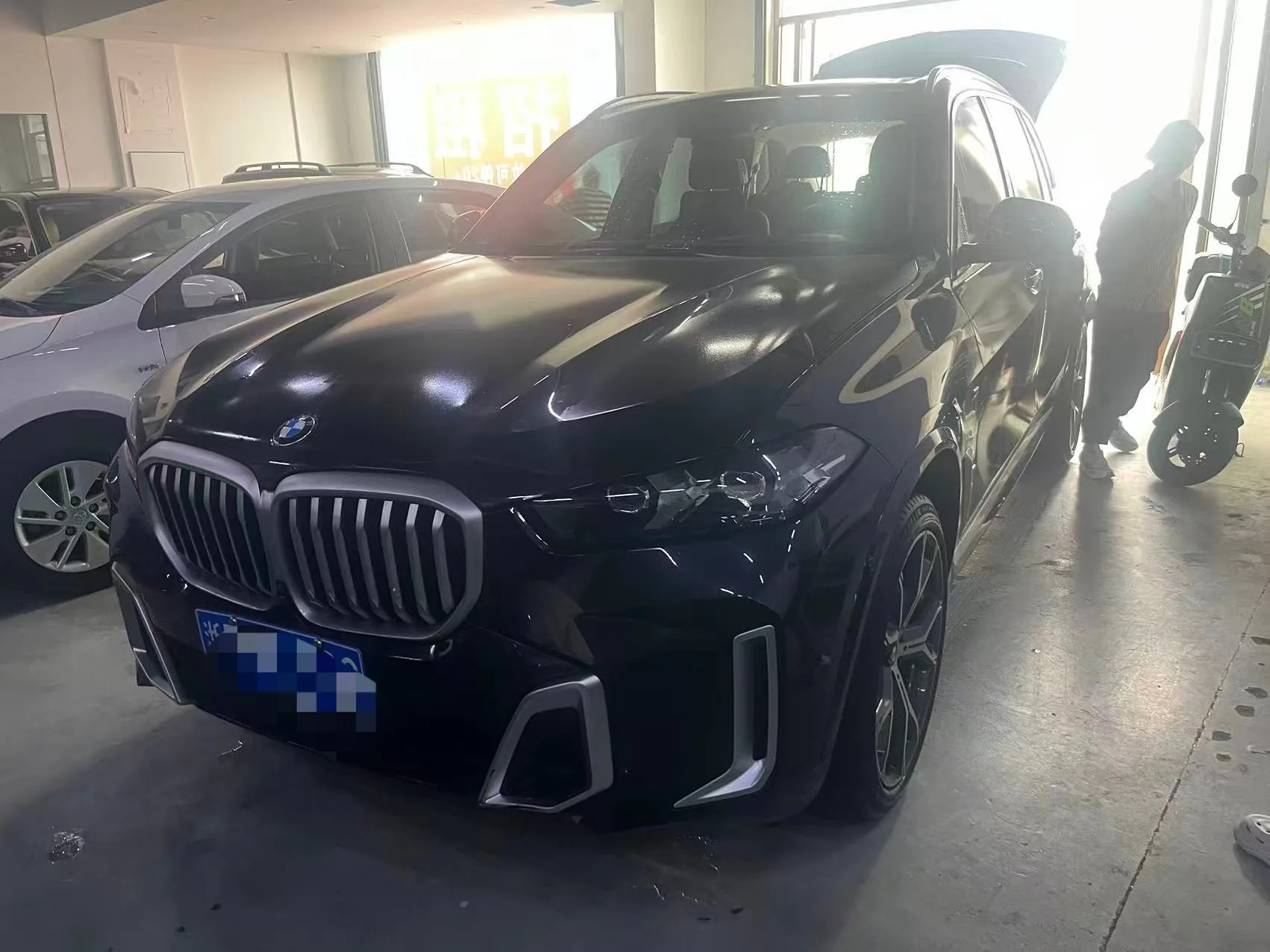 2023 BMW X5 xDrive30Li 48 В 2,0 Т Роскошь М Спорт Тень Версия Автоматический