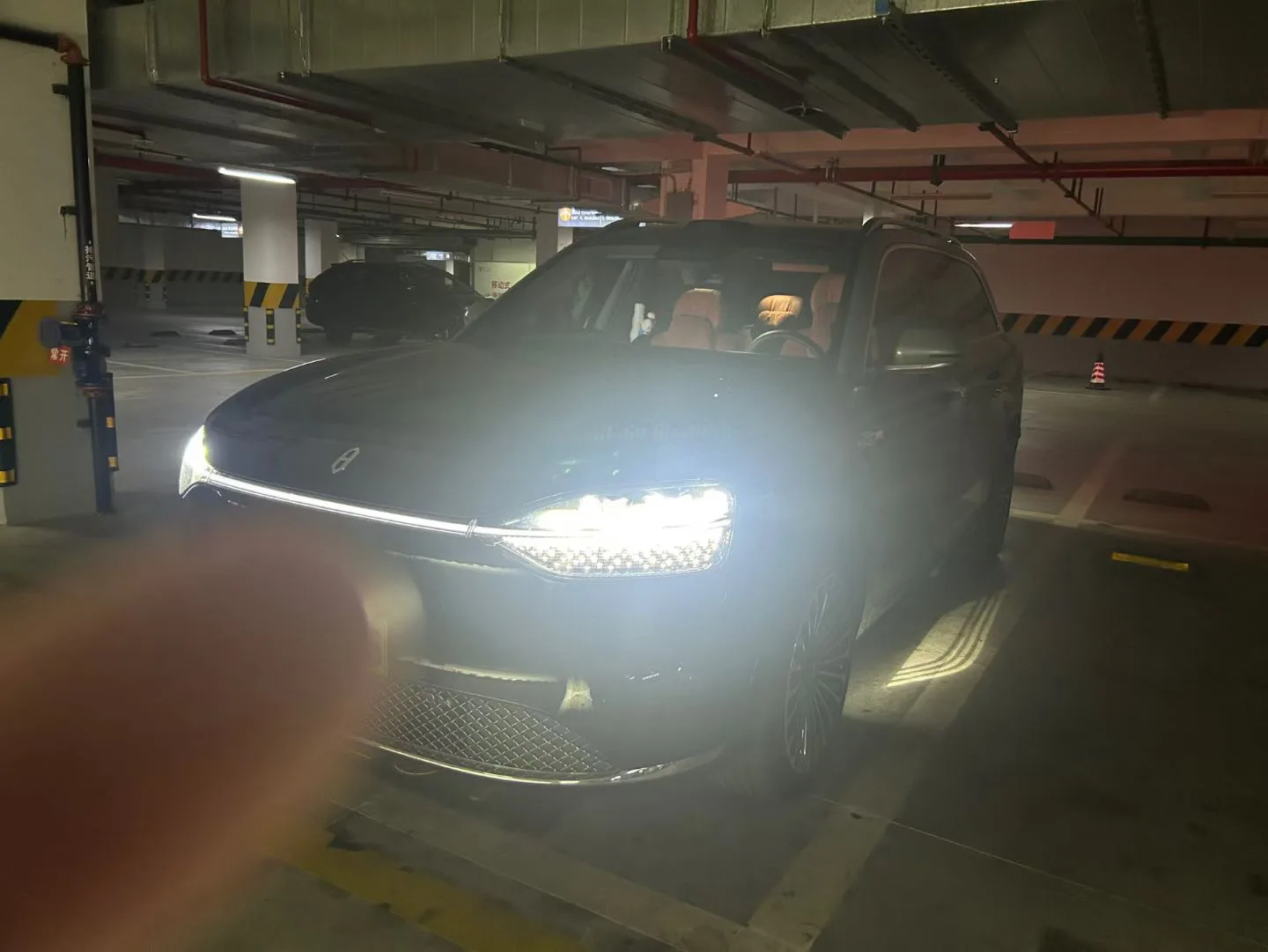 AITO 2025 M9 EV Pure Electric Max Edition 100kWh 6-Seater Automatic Transmission