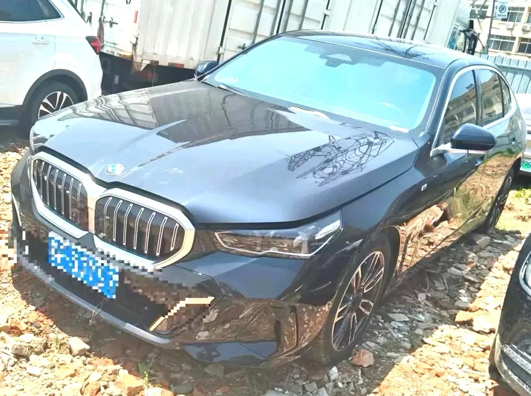 2024 BMW 5 Series 525Li 2.0T M Sport Package Automatic