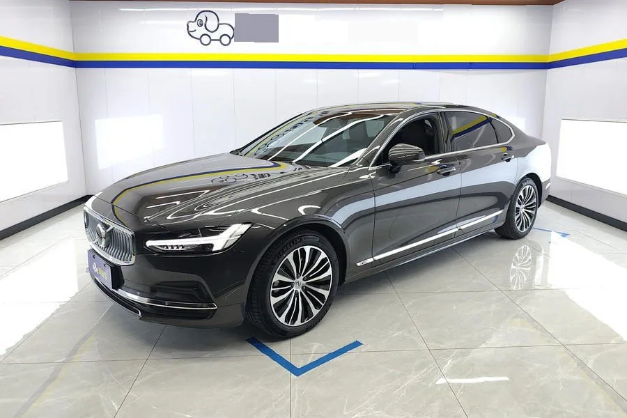 2024 Volvo S90 B5 Smart Luxury Edition