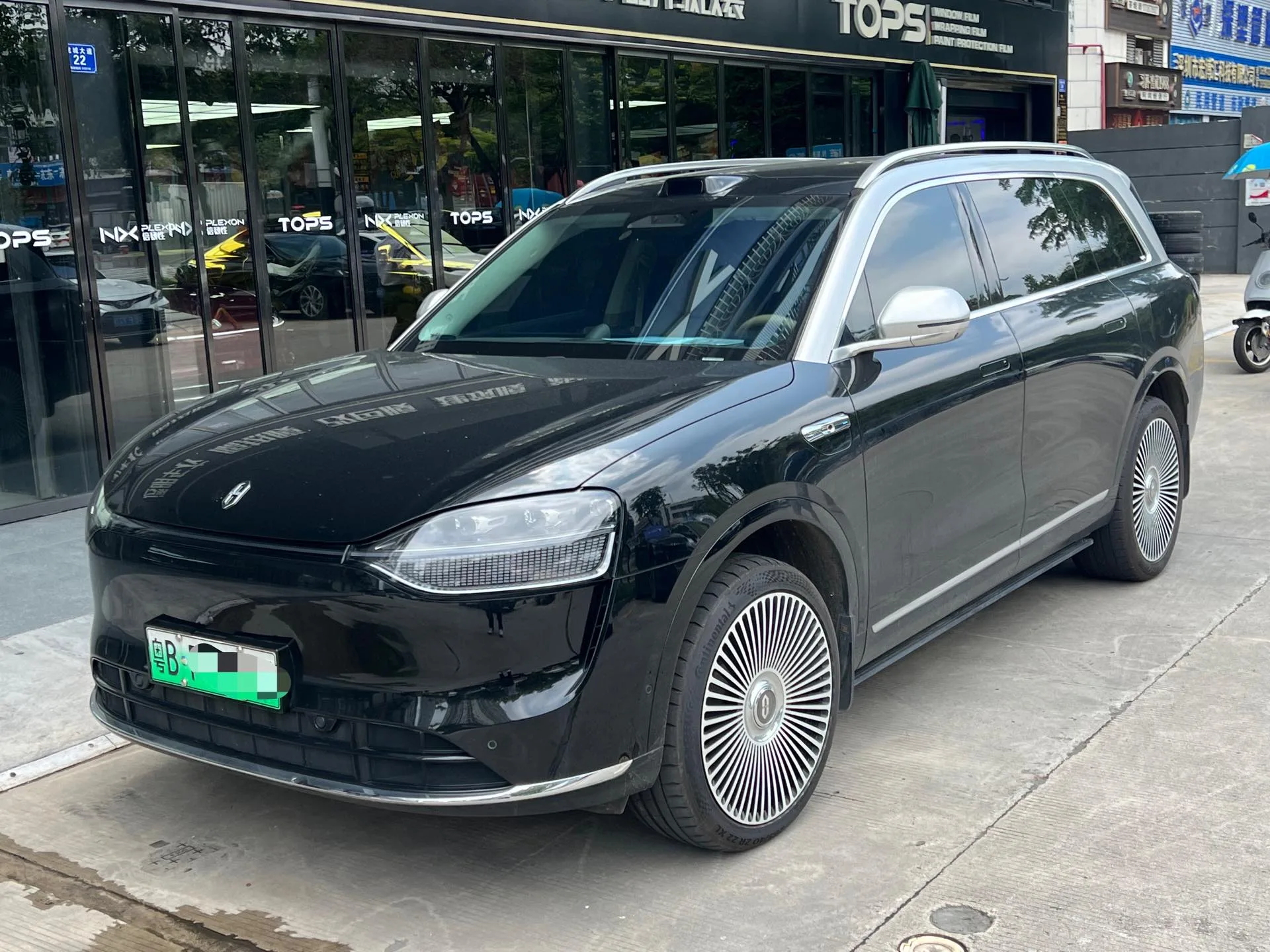 AITO 2024 Model M9 Extended Range Ultra Edition (52kWh, 5-seater, Automatic)