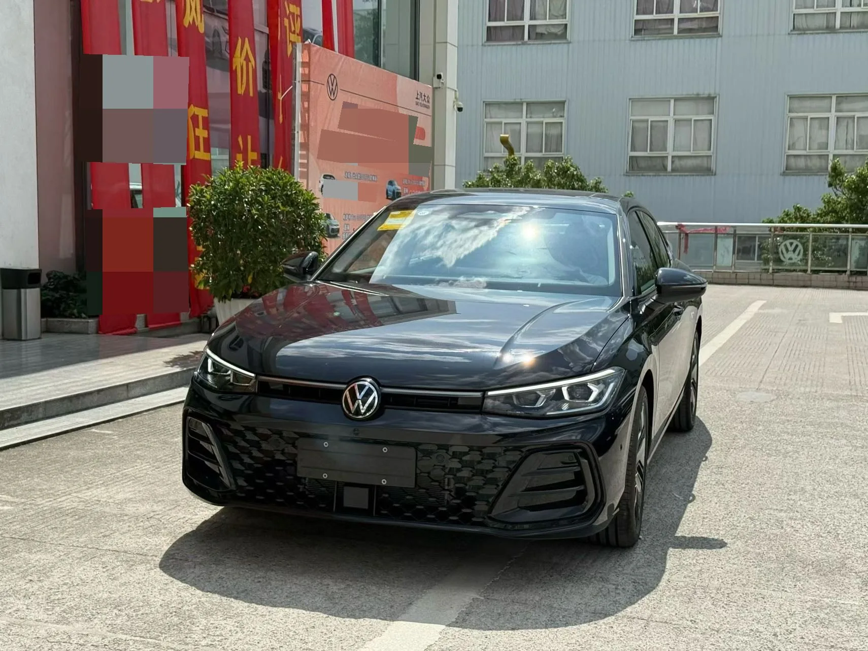 Volkswagen 2025 Passat Pro 2.0 TSI 380 TSI Longzun Edition Automatic