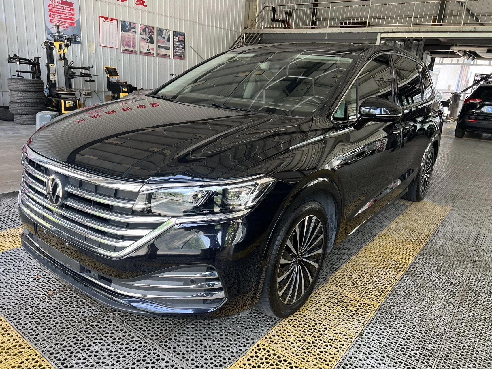 Volkswagen 2023 Viloran 2.0TSI 380TSI Flagship Edition (Facelift) Automatic Transmission