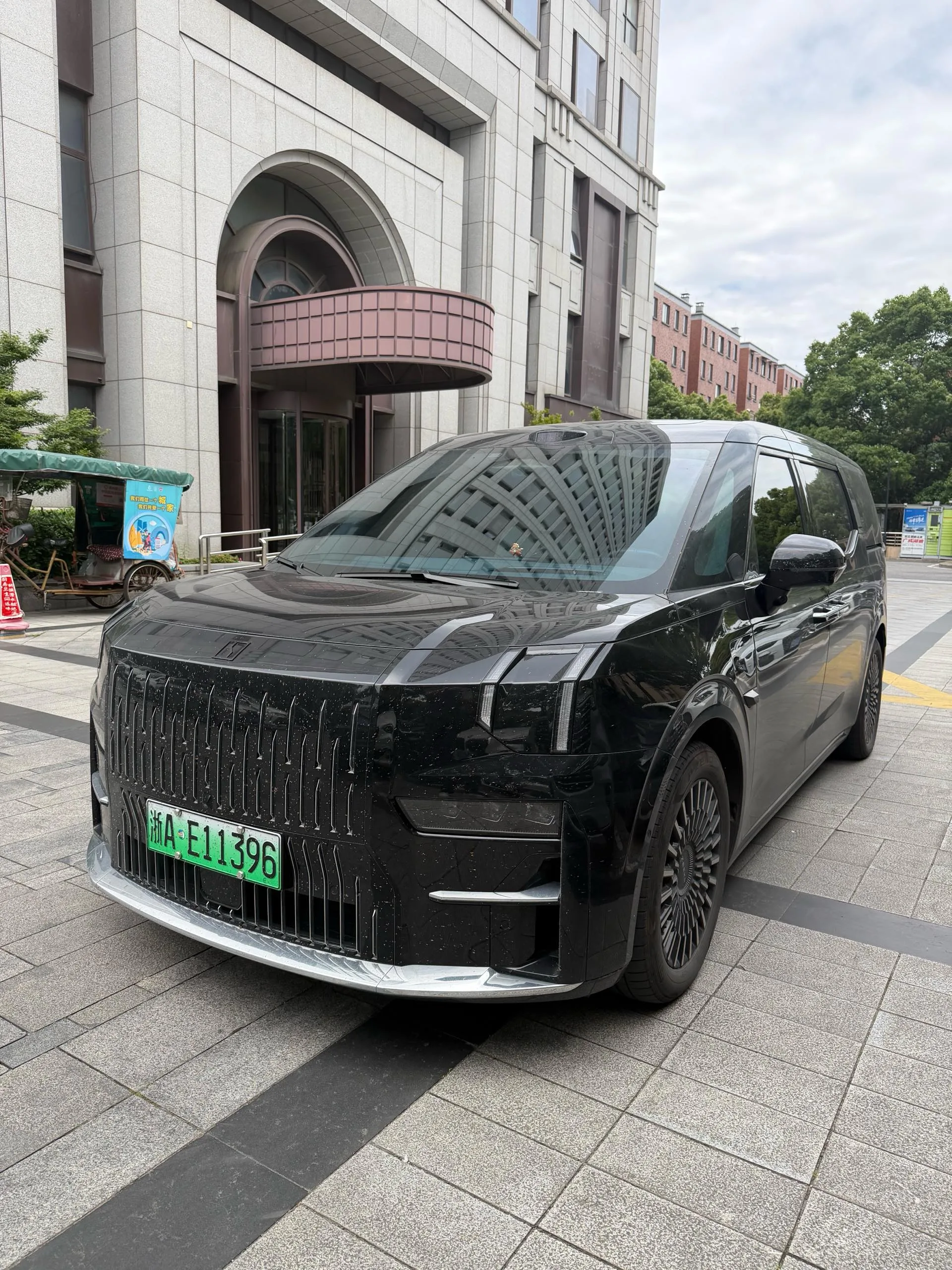 2024 Jike 009 Six-Seat Executive Edition AWD 108kWh Automatic