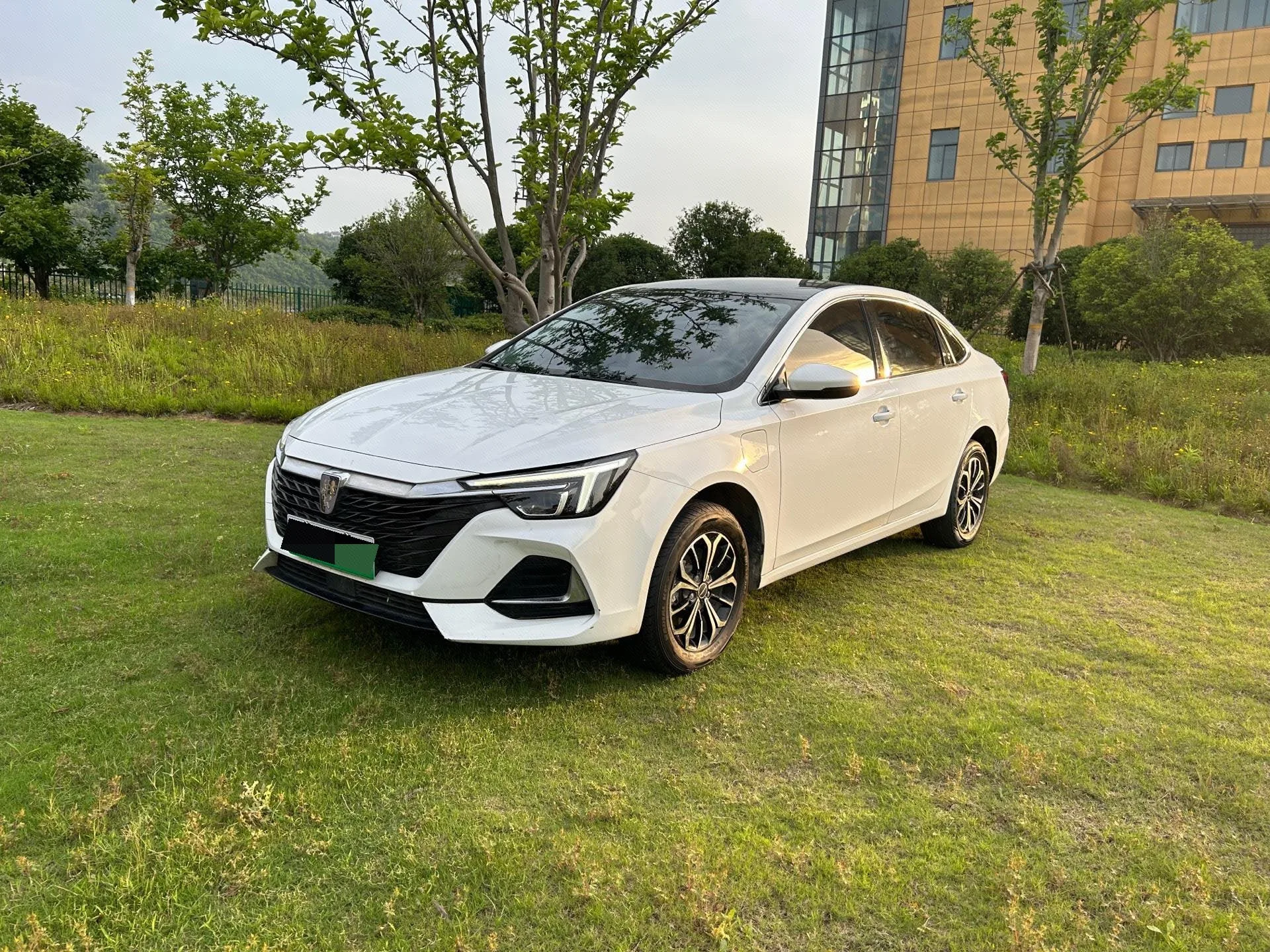 Roewe i6 MAX New Energy 2022 EV 500 Panoramic Roof Special Edition