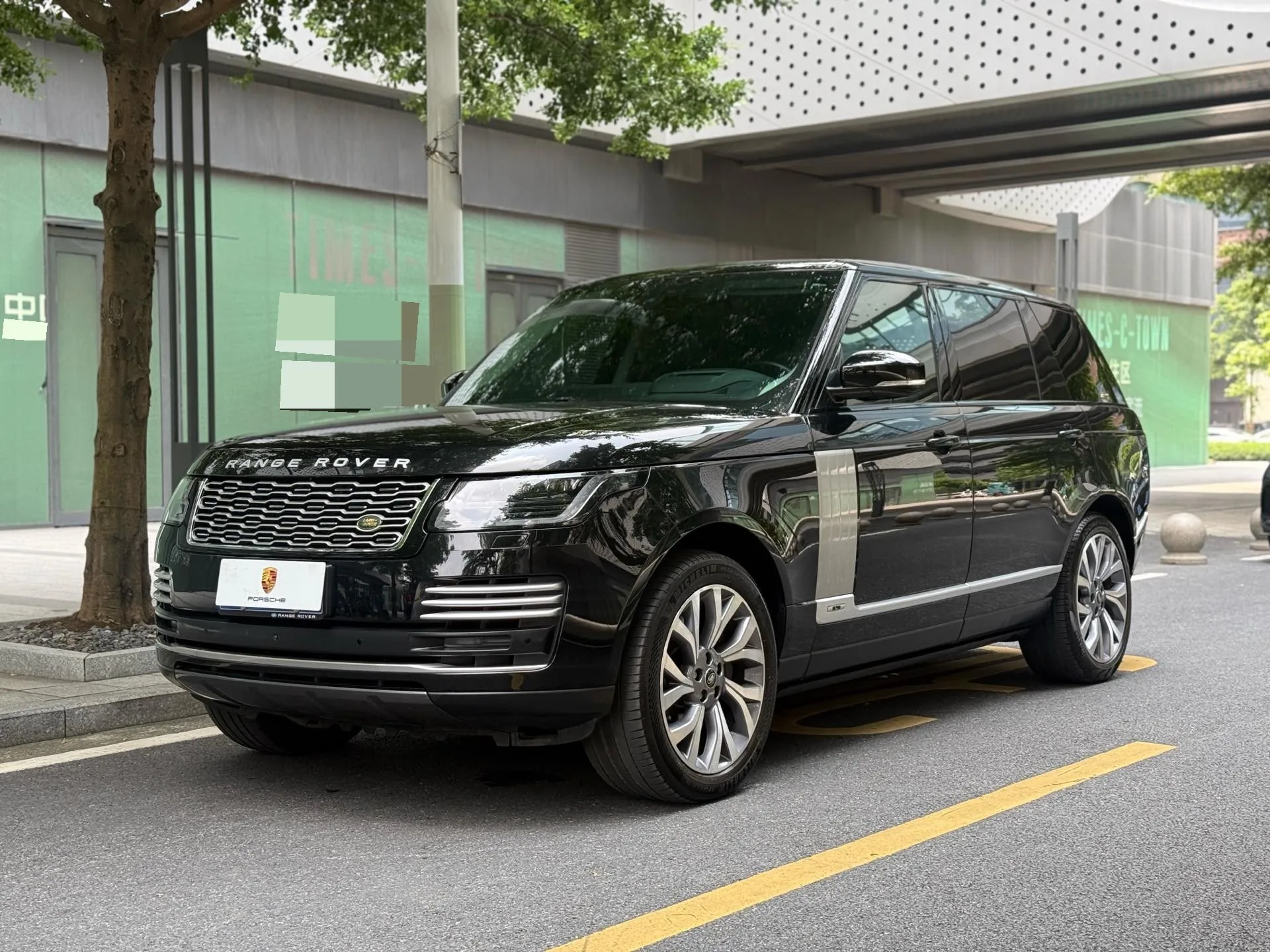 Range Rover 2020 3.0 L6 Heritage Long Wheelbase