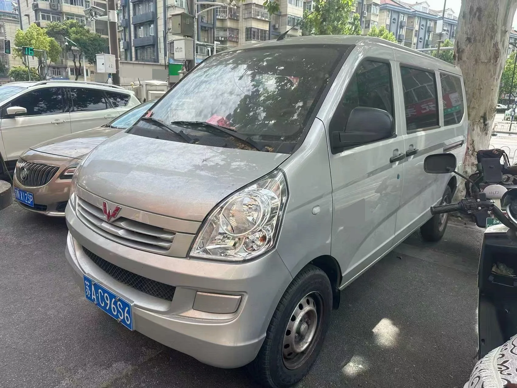 Wuling 2022 Rongguang S 1.2 Standard Air-Conditioned 5-Seater Manual Transmission