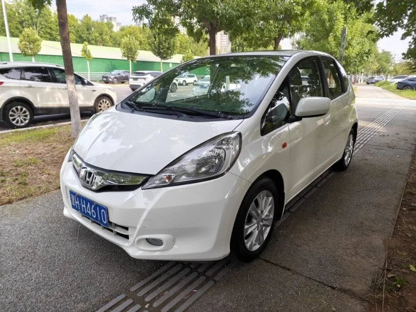 Honda Fit 2011 1.5L Automatic Deluxe Edition