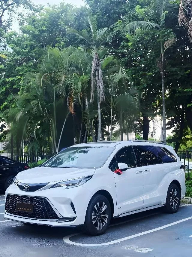 2022 Grevia 2.5L Hybrid Premium Edition