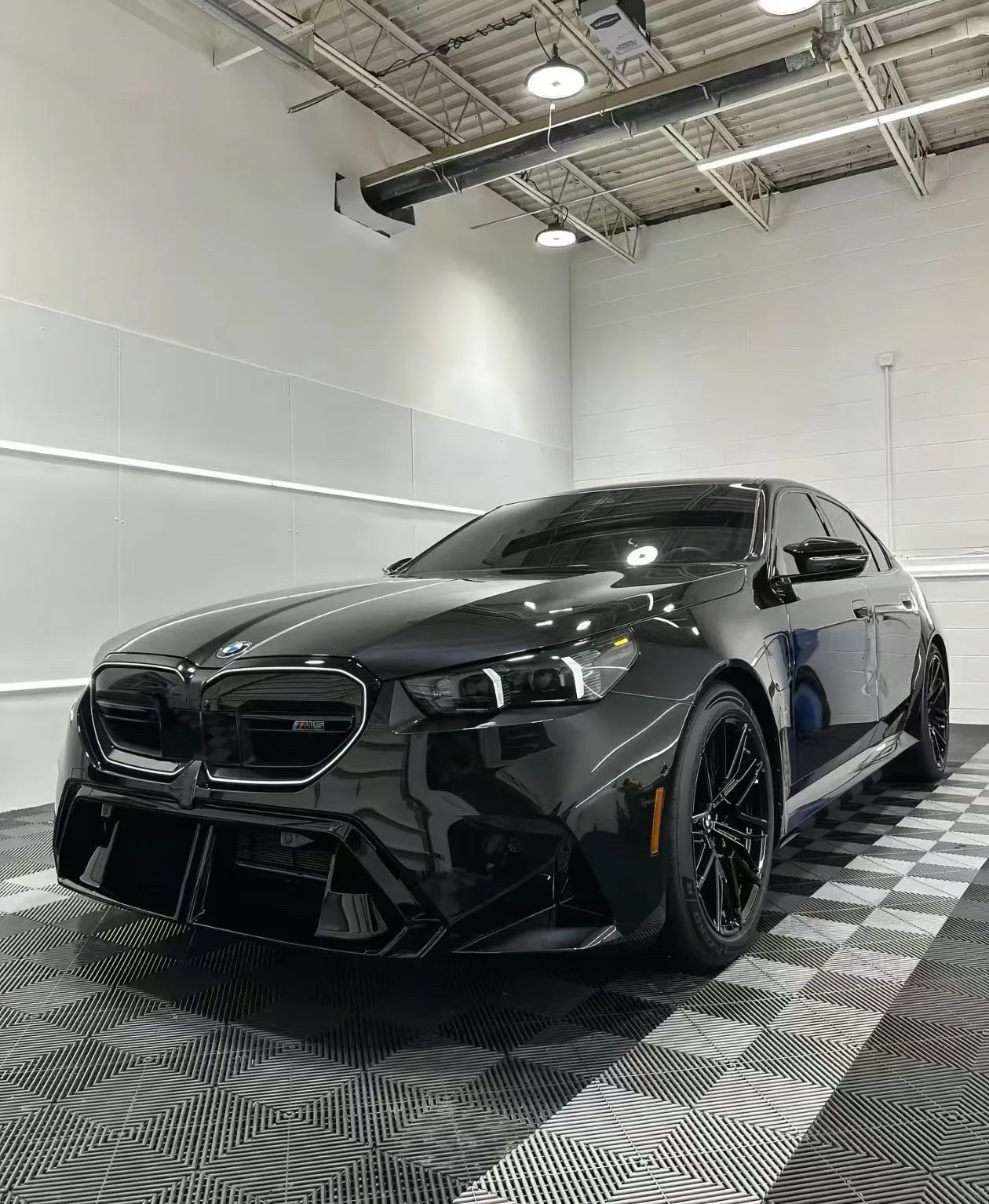 BMW M5 New Energy, 2024 M5