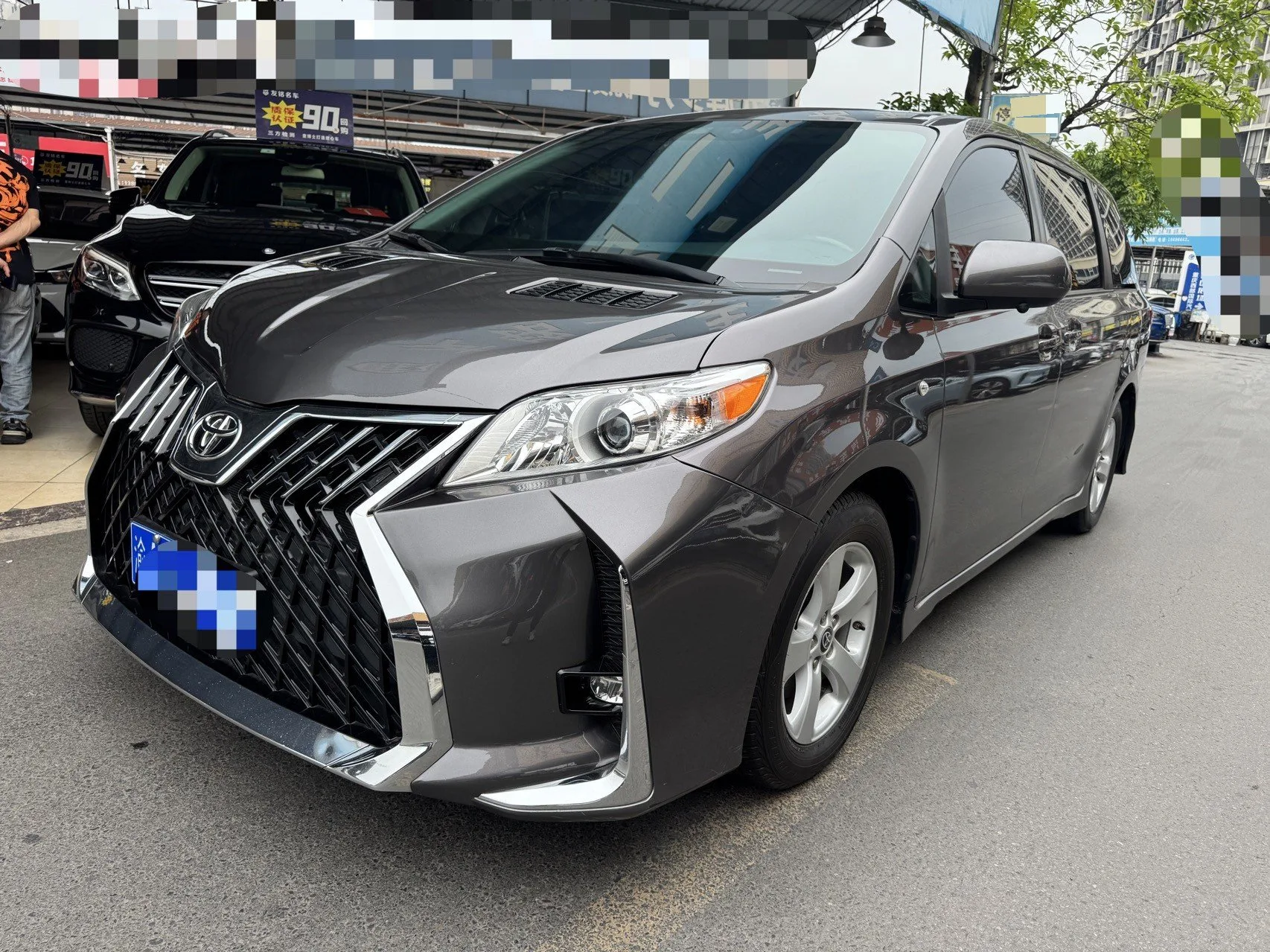 Toyota Sienna (Imported) 2019 Model Year Sienna 3.5 LE Mobility Auto Access 2WD 7-Seater U.S. Specification Automatic Transmission