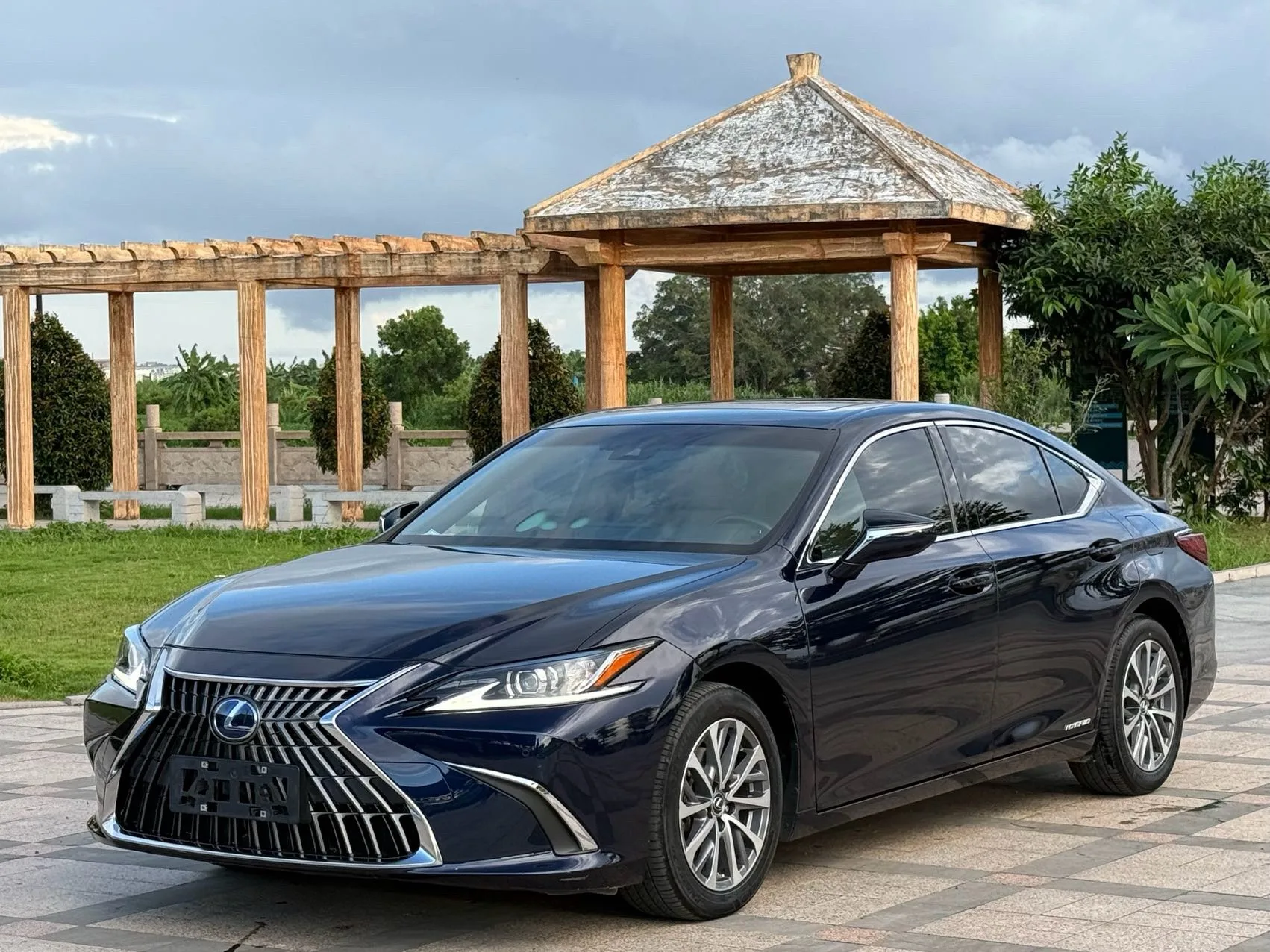 Lexus ES 2021 300h Premium Edition