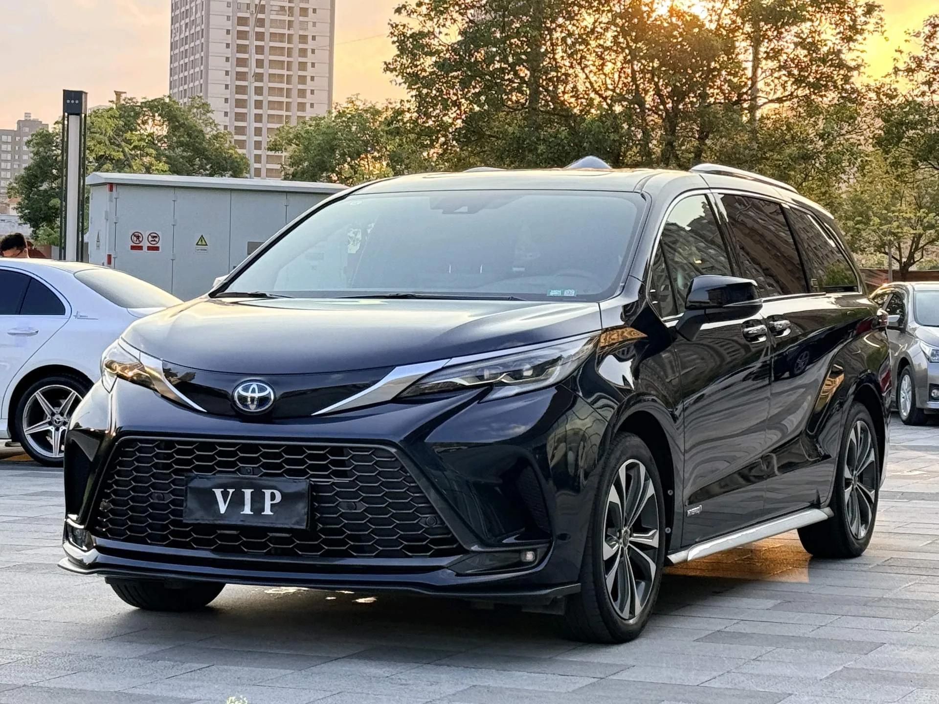 Toyota 2023 Grandeur Hybrid 2.5 CVT Flagship VIP Edition Automatic