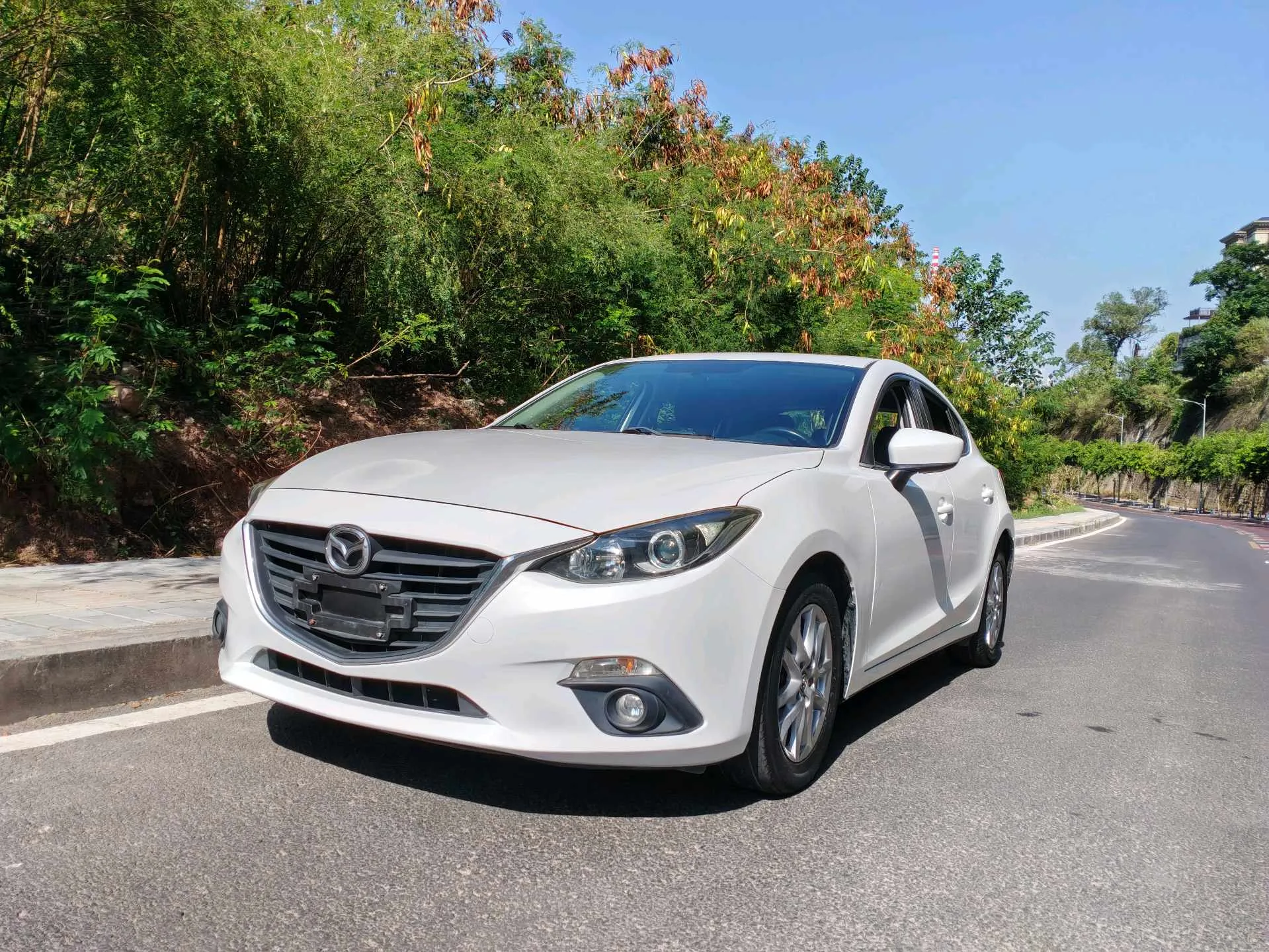 Mazda3 Axela 2014 Hatchback 1.5L Automatic Premium