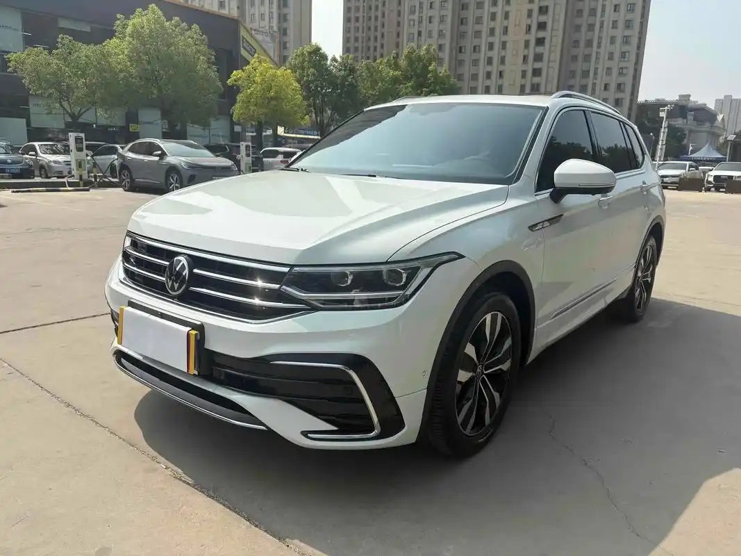 Volkswagen 2024 Tiguan L PRO 2.0TSI 380TSI AWD R-Line Smart Premium Edition, Automatic Transmission