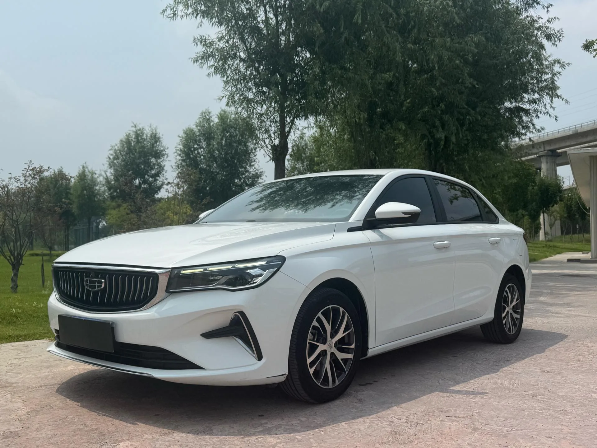 Geely 2023 Emgrand Sedan 1.5 Champion Edition Luxury Manual Transmission