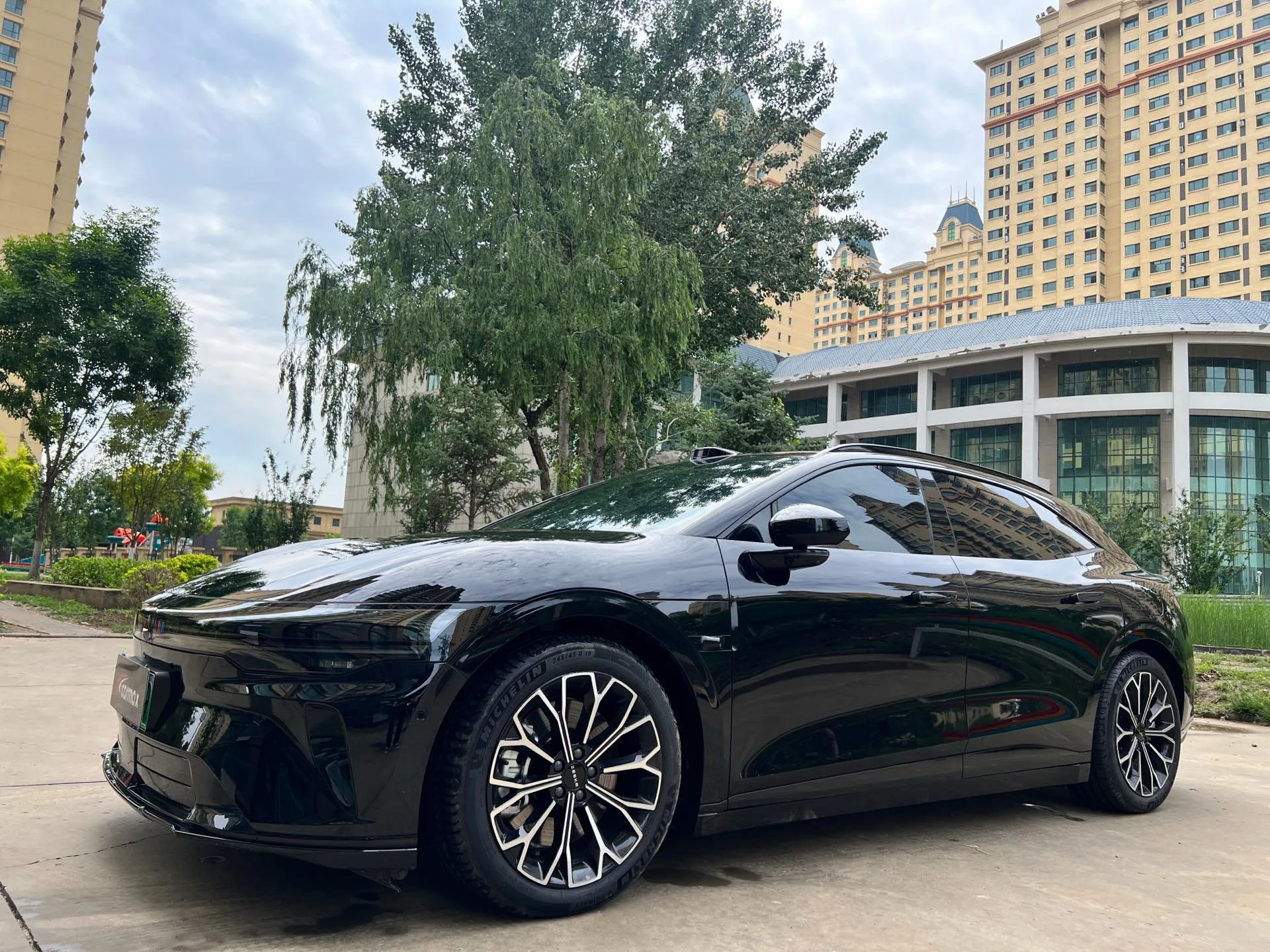 JiKrypton 2025 Model JiKrypton 007GT Rear-Wheel Drive Intelligent Driving Edition 75kWh Automatic