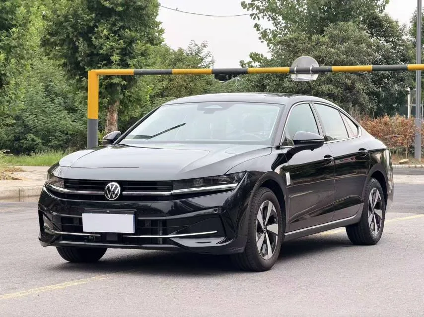 Volkswagen 2024 Magotan 1.5TSI 300TSI Premium Edition with Eye-Catching Package, Automatic Transmission