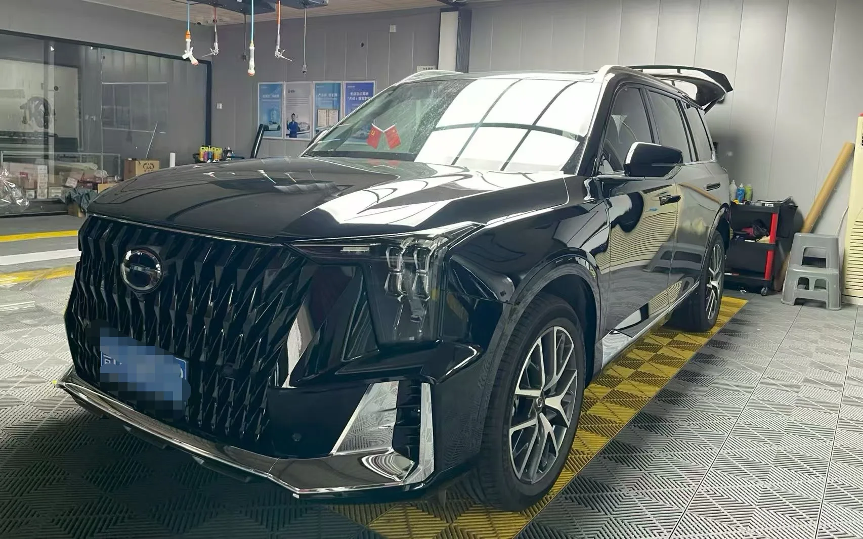 Trumpchi 2025 GS8 2.0TGDI Navigator Series 2WD Luxury 5-Seater Automatic