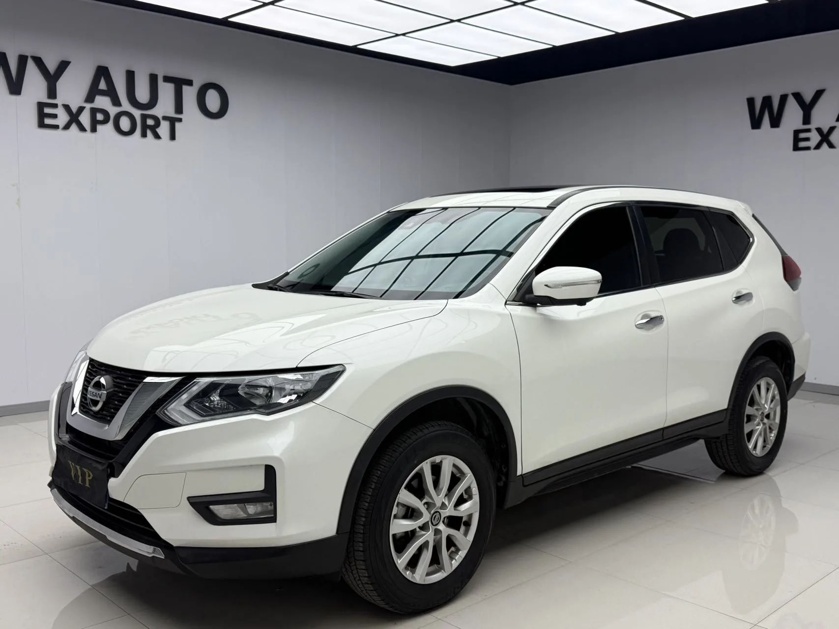 日产 X-Trail 荣耀 2022 2.0升 两驱 聪明的 舒适 版