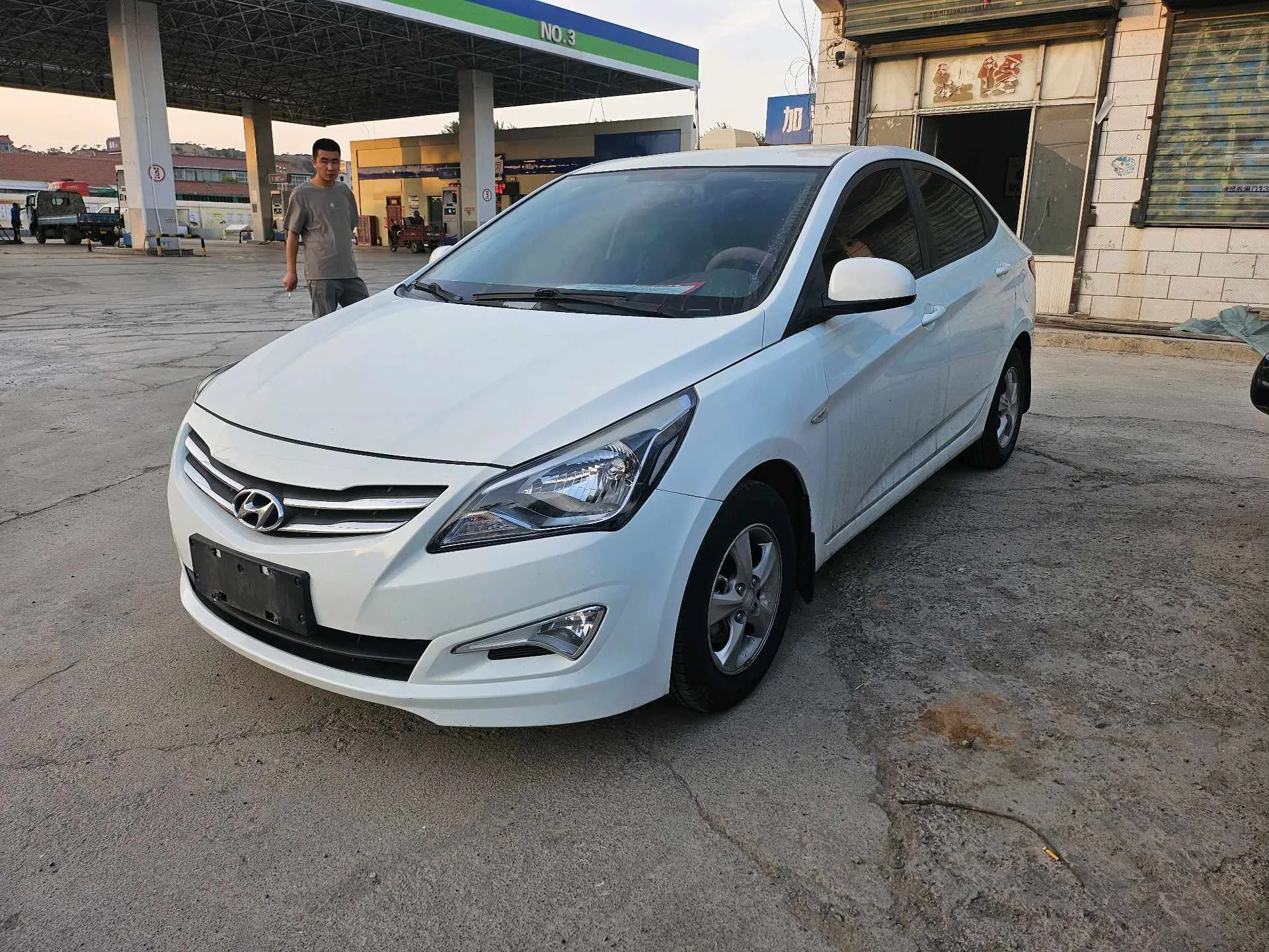 2014 Hyundai Reina 1.4L Automatic Intelligent GLS