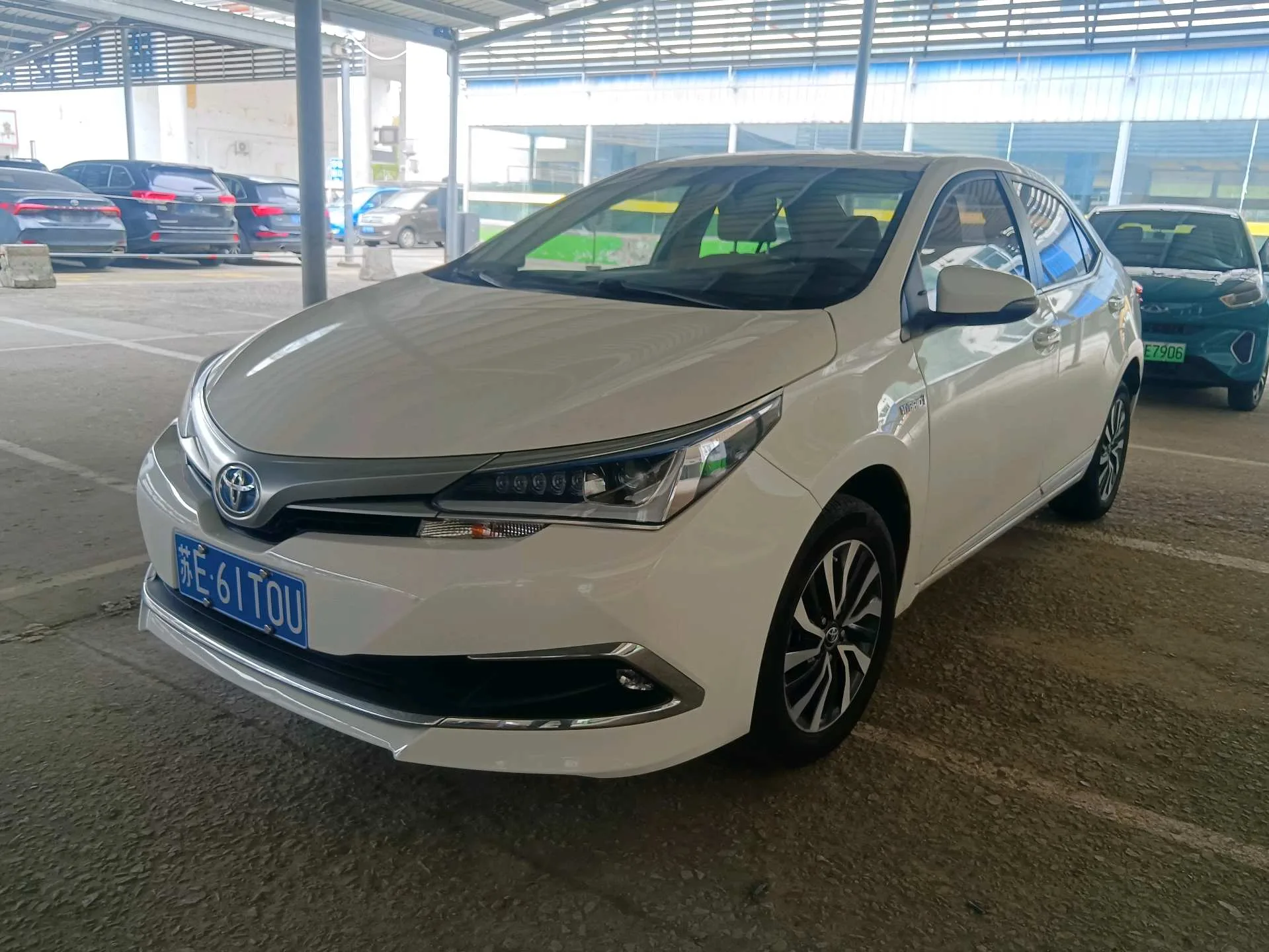 2017 Toyota Corolla Hybrid 1.8L E-CVT Luxury Edition (Facelift)