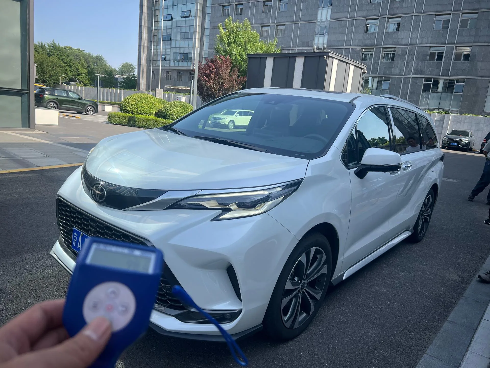 Toyota 2026 Gravia Hybrid 2.5 CVT Premium PLUS Edition, Automatic Transmission
