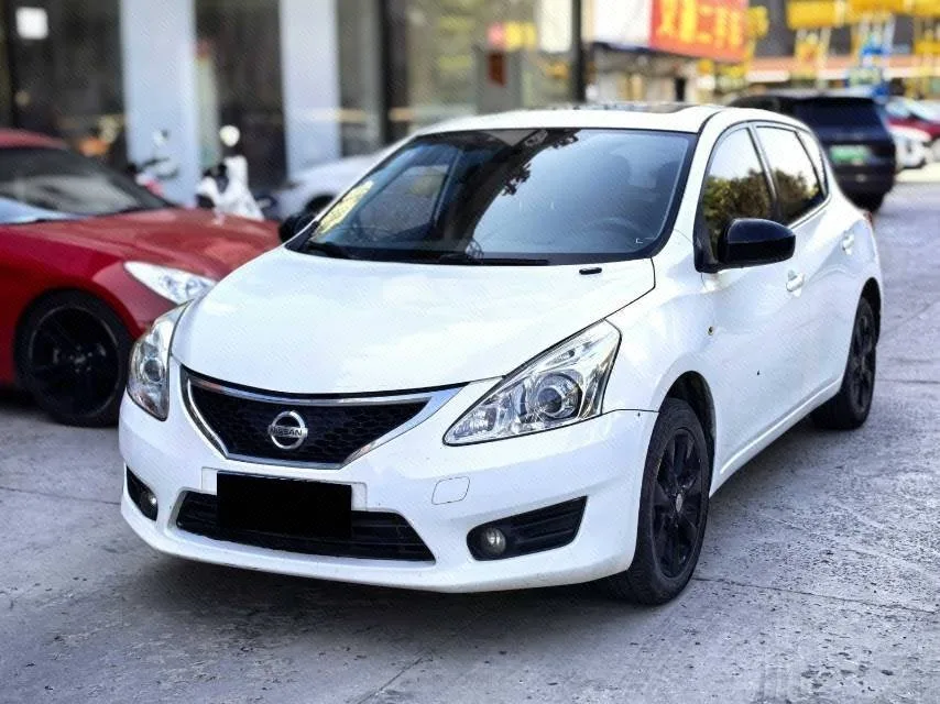 Tiida 2011 1.6L CVT Smart