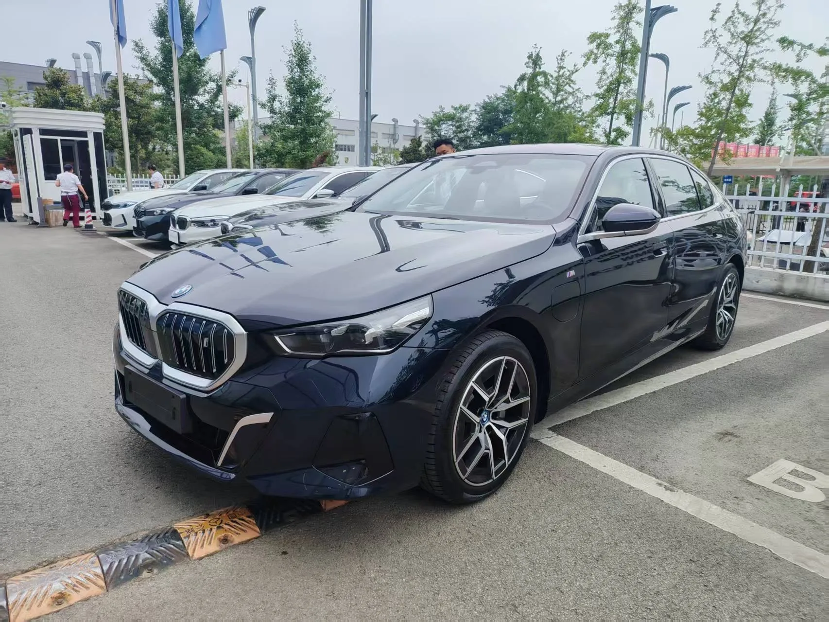 BMW i5 2024 eDrive 35L M Sport Package