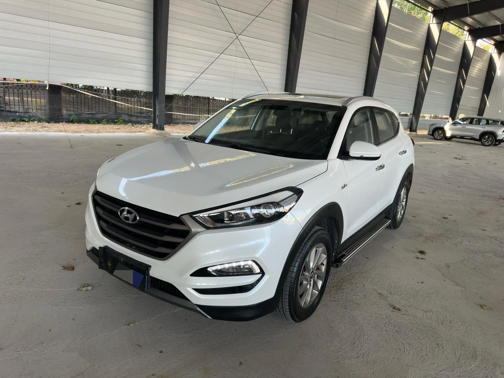 Tucson 2015 1.6T Dual-Clutch Two-Wheel Drive Intelligent Model
