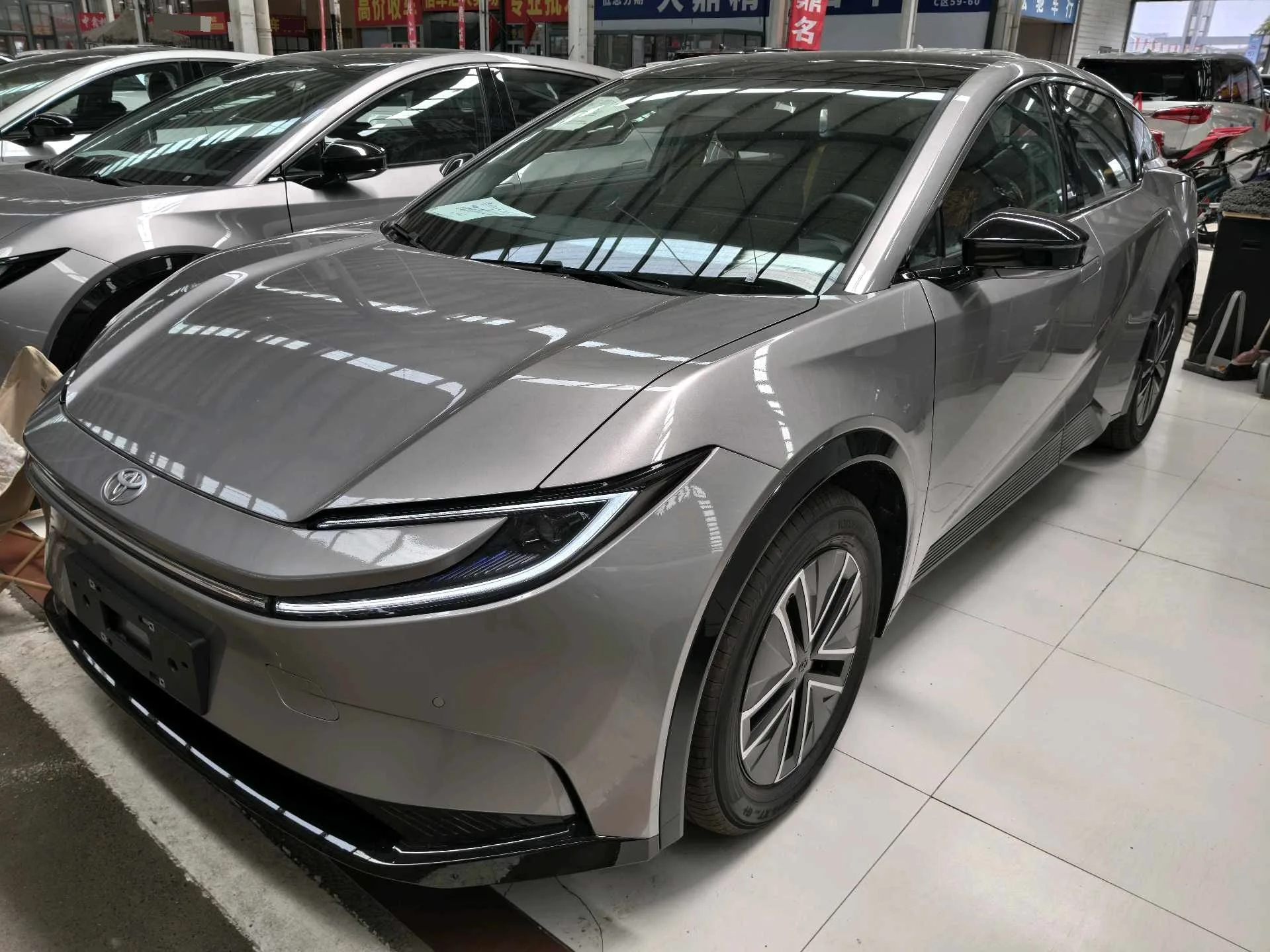 Toyota 2025 bZ5 550 JOY Automatic