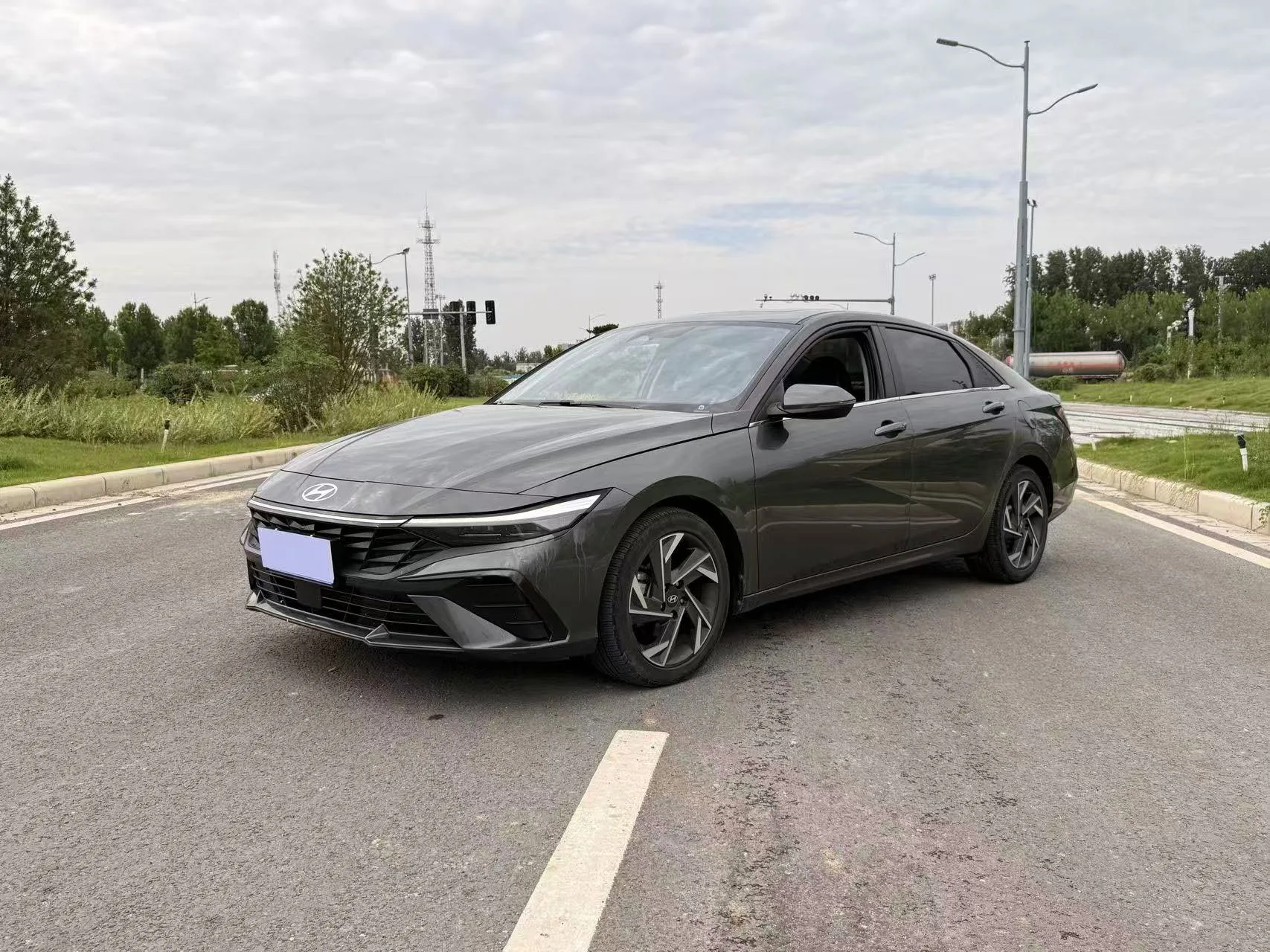Hyundai Elantra 2023 1.5L CVT LUX Premium Edition