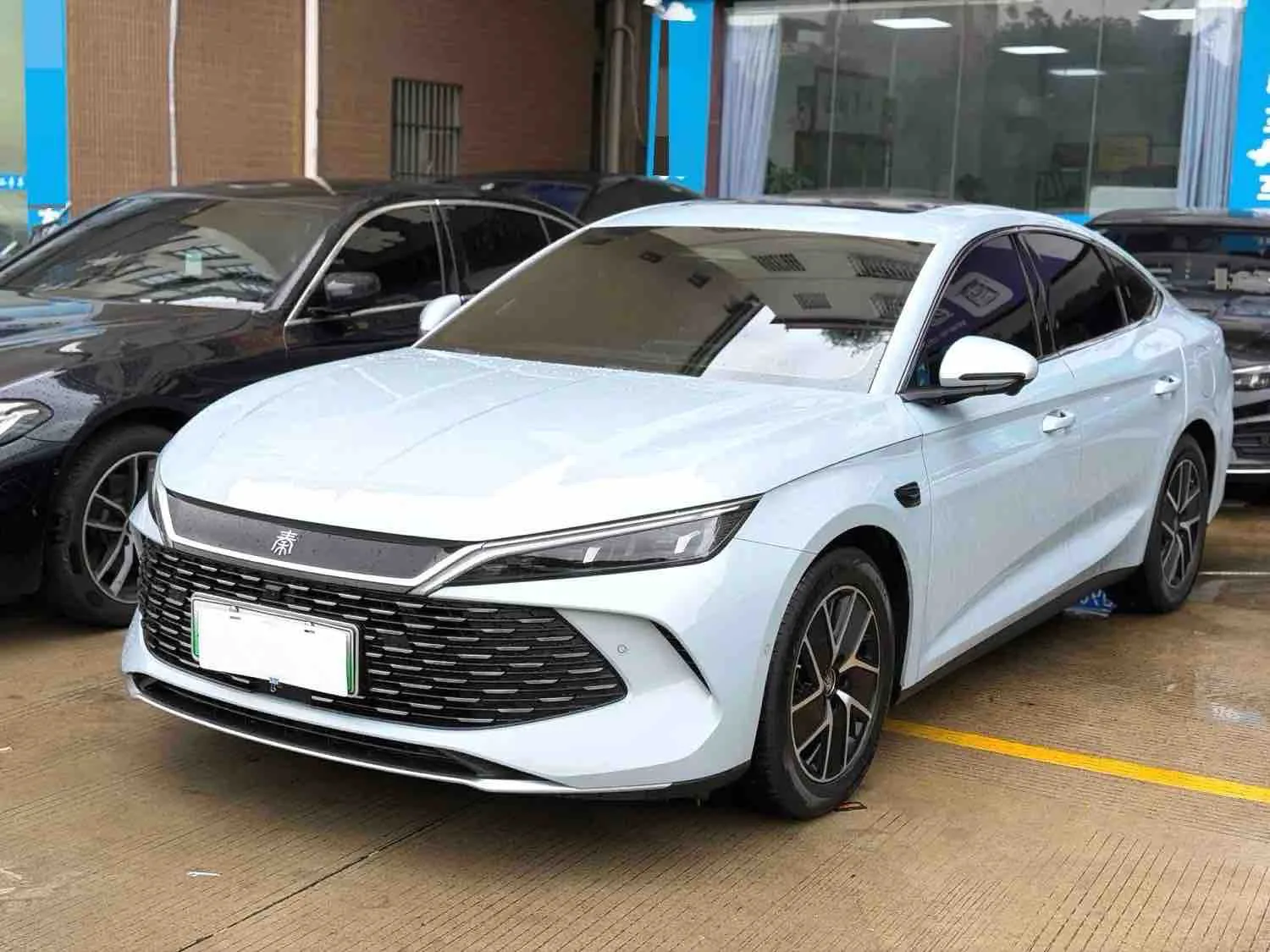 BYD 2025 Qin L DM-i 1.5 CVT Intelligent Driving Edition 80KM Extended Range Automatic