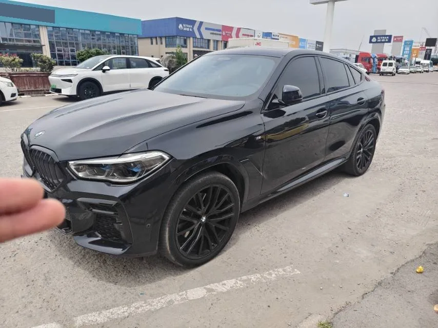 2022 宝马 X6 （第二 面部拉皮手术） xDrive40i 优质的 线 和 M 运动 包裹