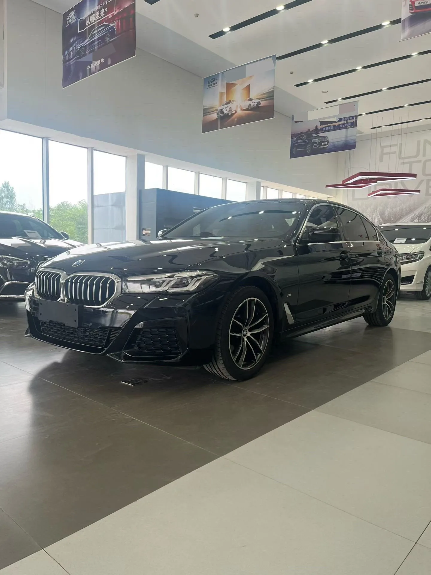 BMW 5 Series 2022 Facelift II 525Li M Sport Package