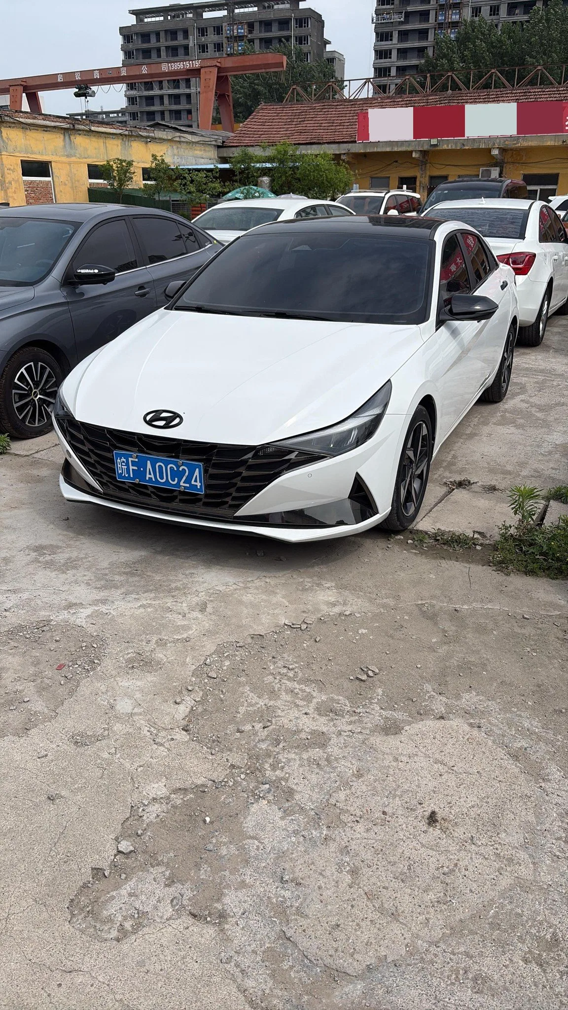 Hyundai Elantra 2021 1.5L CVT LUX Premium Edition