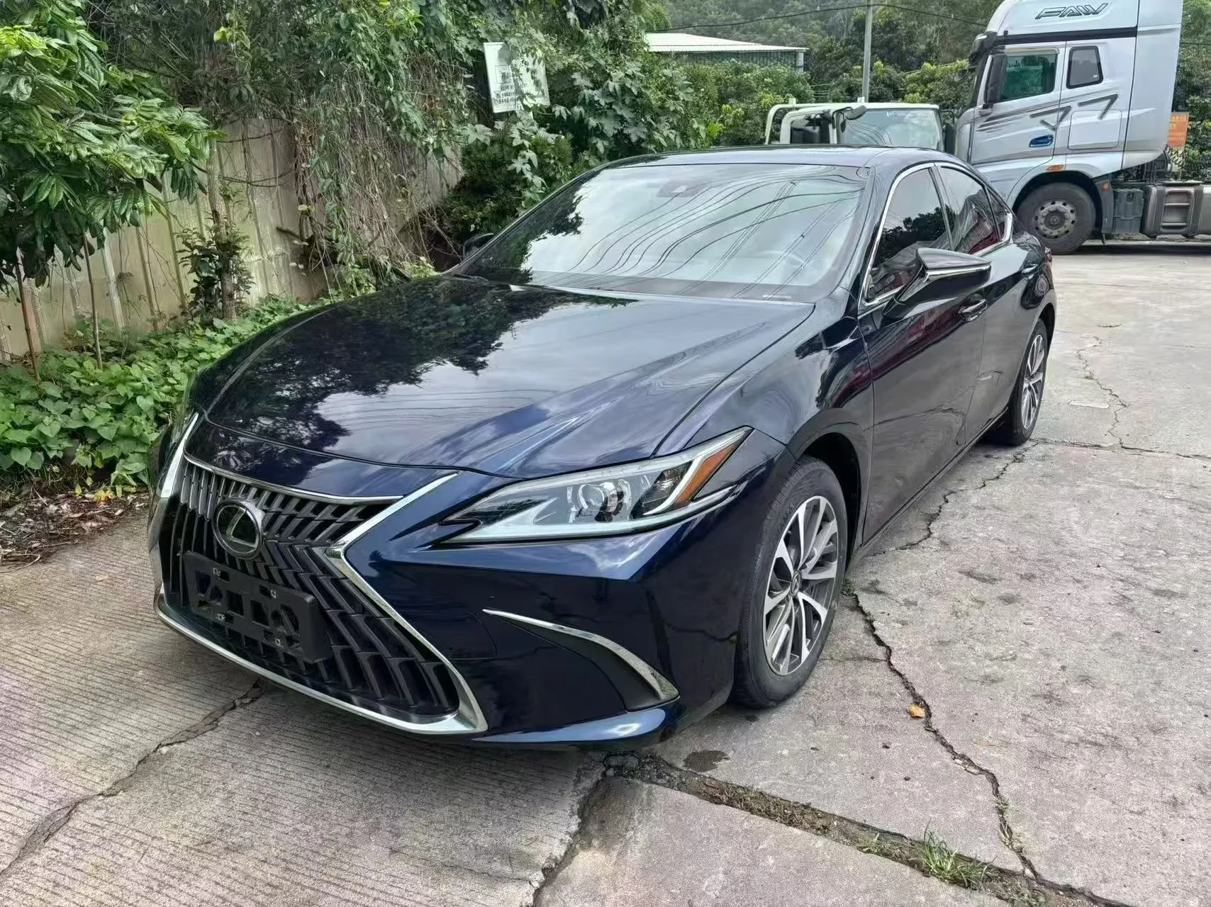 Lexus ES 2023 200 Luxury Edition