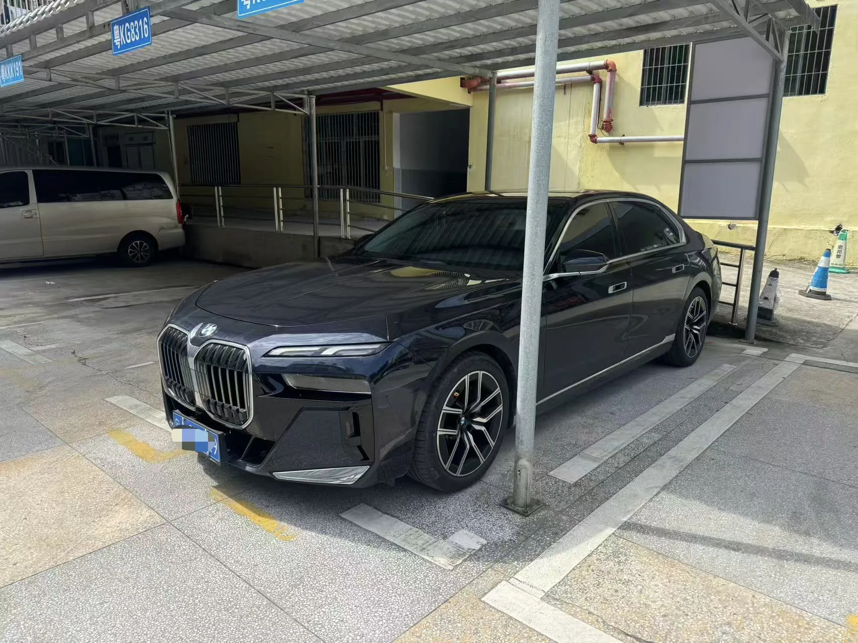 BMW 7 Series (Imported) 2023 735Li 48V 3.0T M Sport Package Automatic
