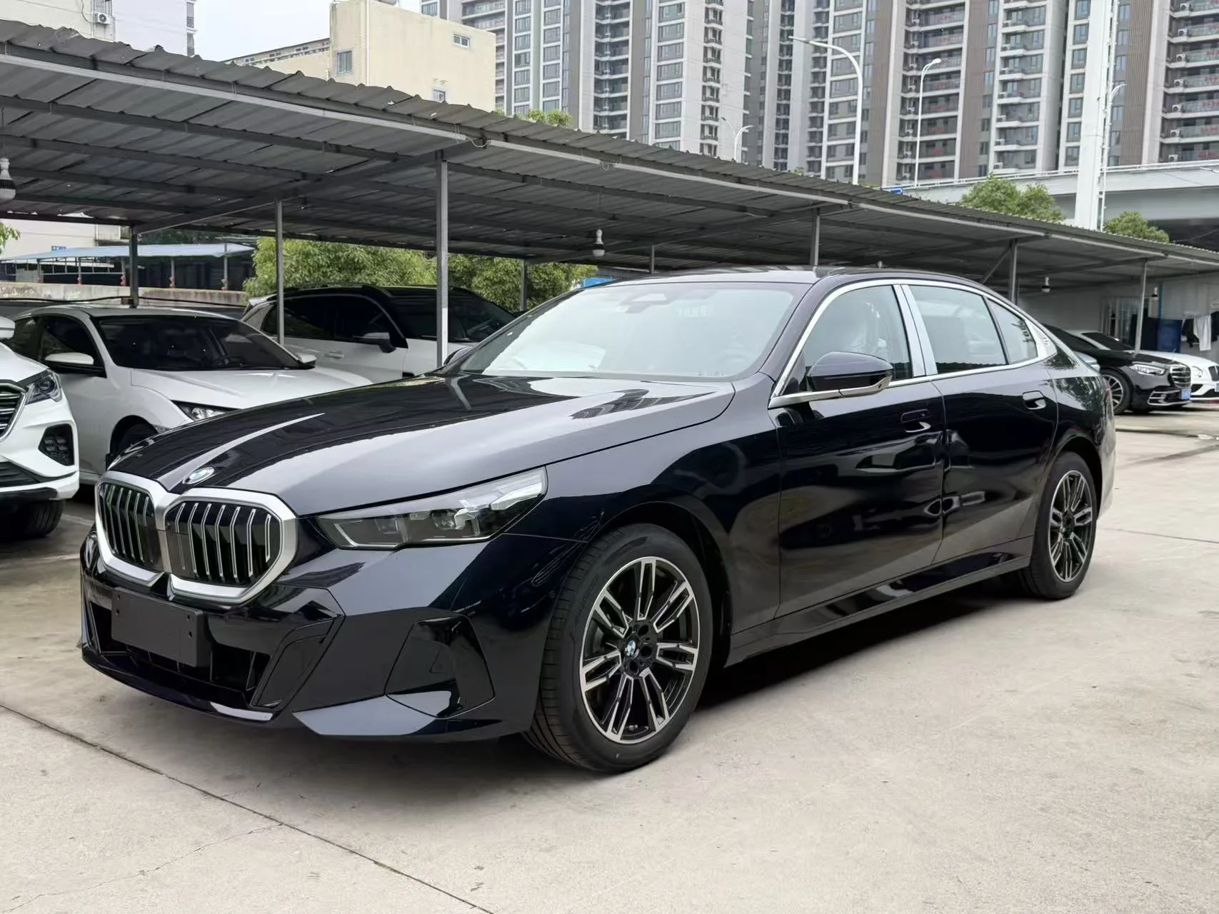 2026 BMW 5 Series 530Li 48V 2.0T Leading M Sport Package Automatic