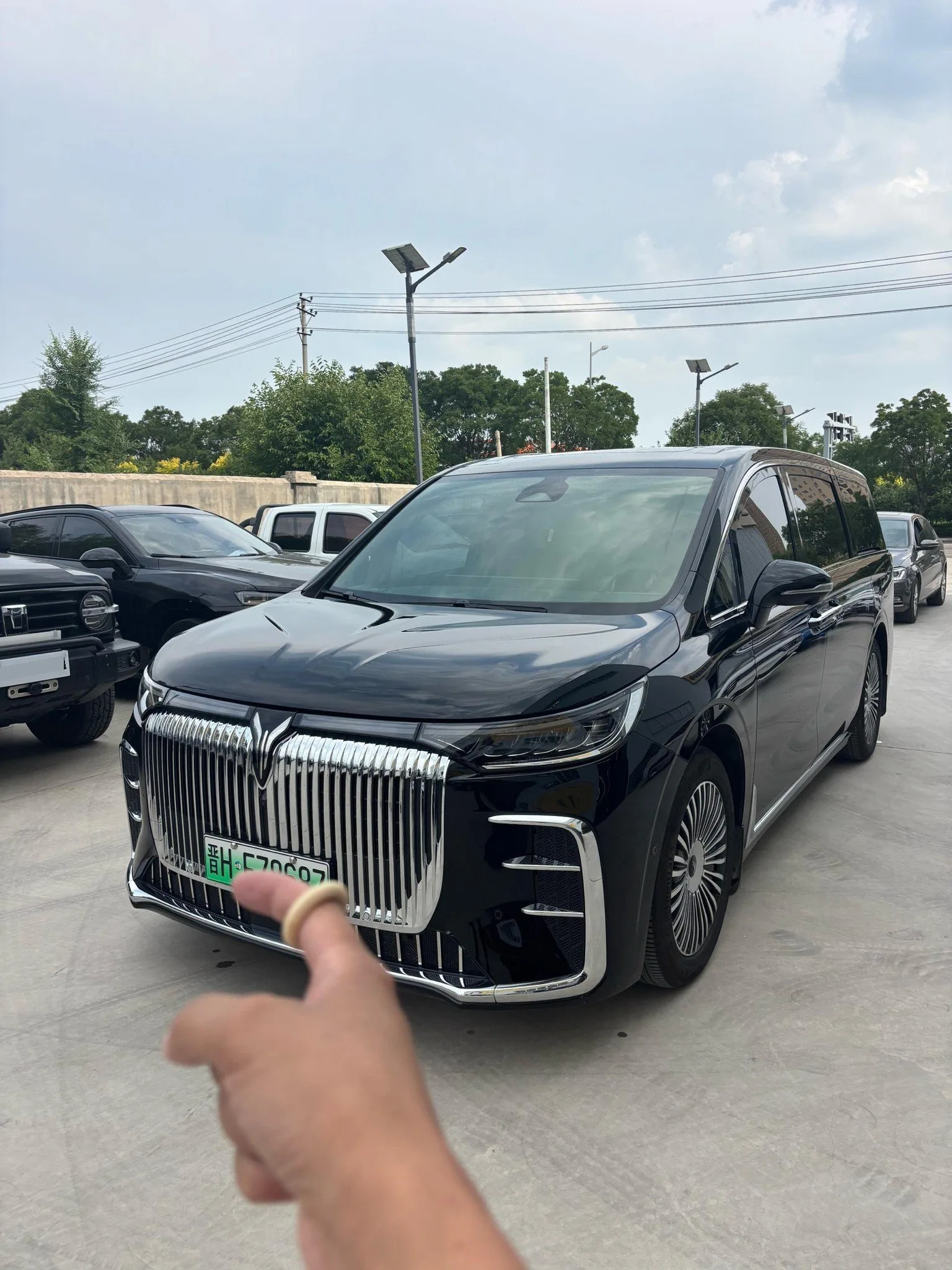 Voyah 2025 Dreamer PHEV 1.5T 4WD Excellent Kunpeng Edition Automatic