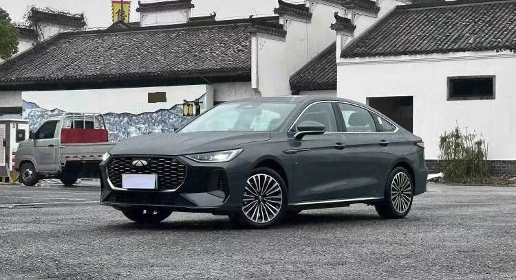 Fengyun A8L 2025 1.5TGDI 145km Luxury Edition
