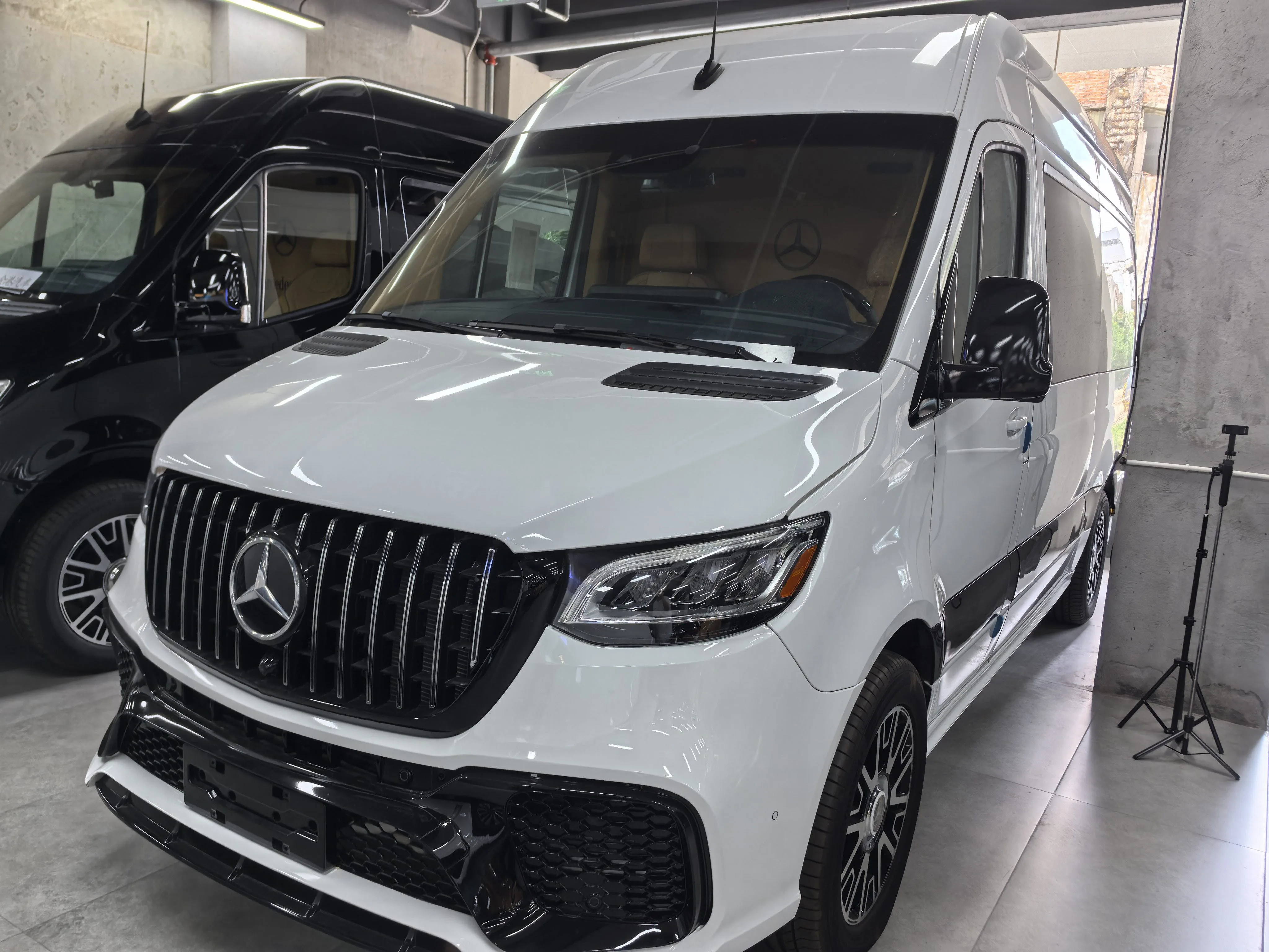 Mercedes-Benz Sprinter (Imported) 2021 Model Year Sprinter 2.0T 2500 Automatic Transmission