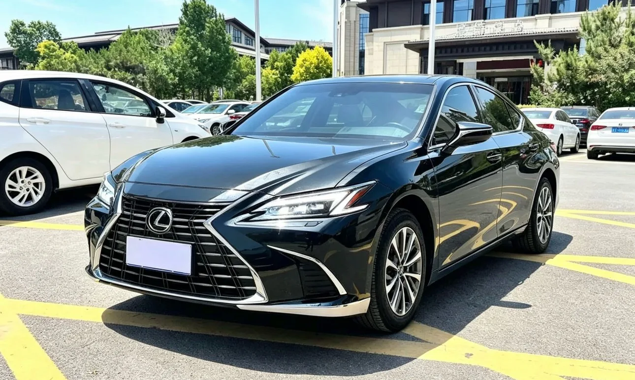 Lexus ES (Imported) 2025 ES200 2.0 CVT Premium Edition Automatic