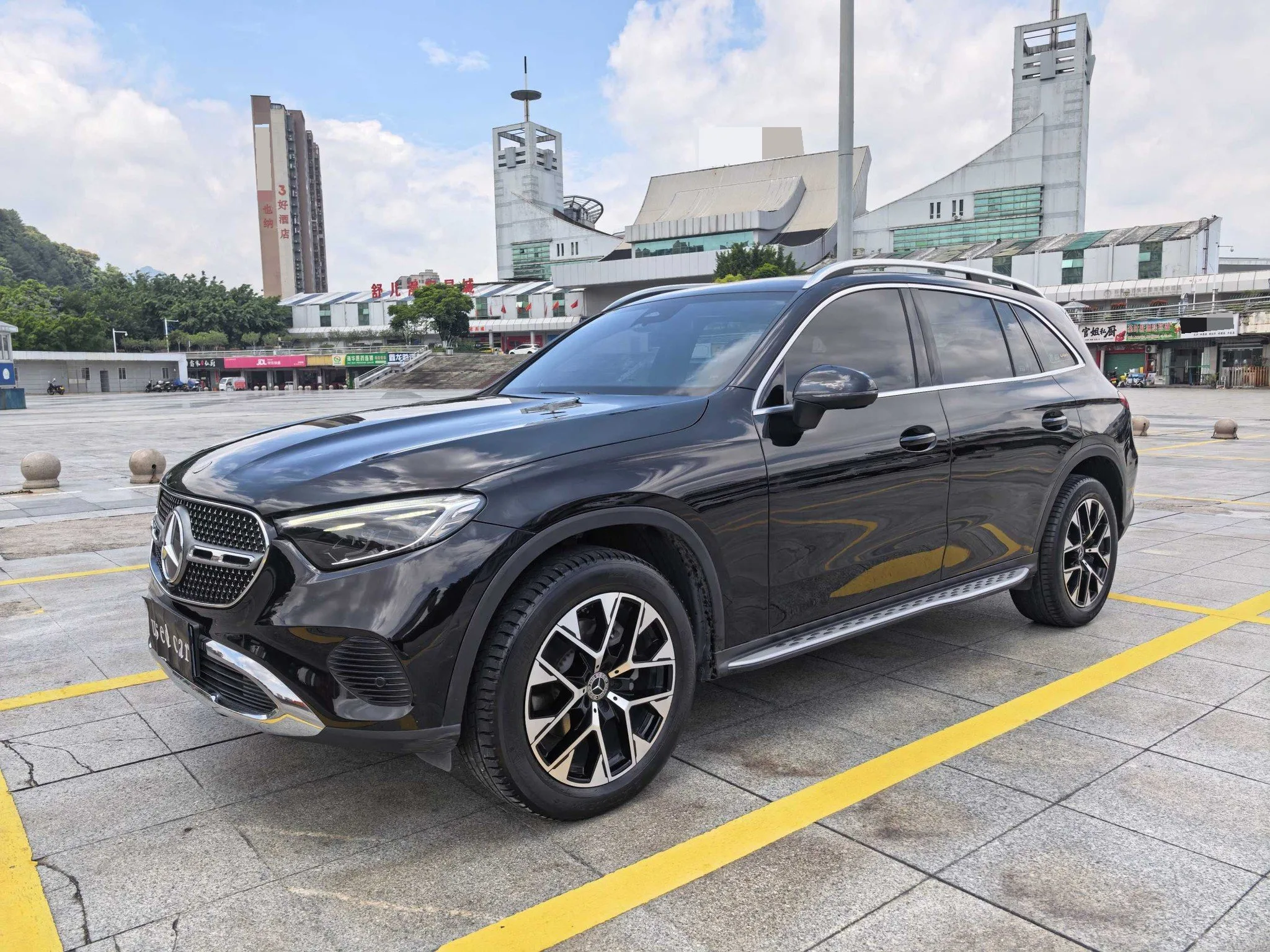 Mercedes-Benz 2024 GLC 260 L 4MATIC 48V 2.0T Dynamic 5-seater Automatic