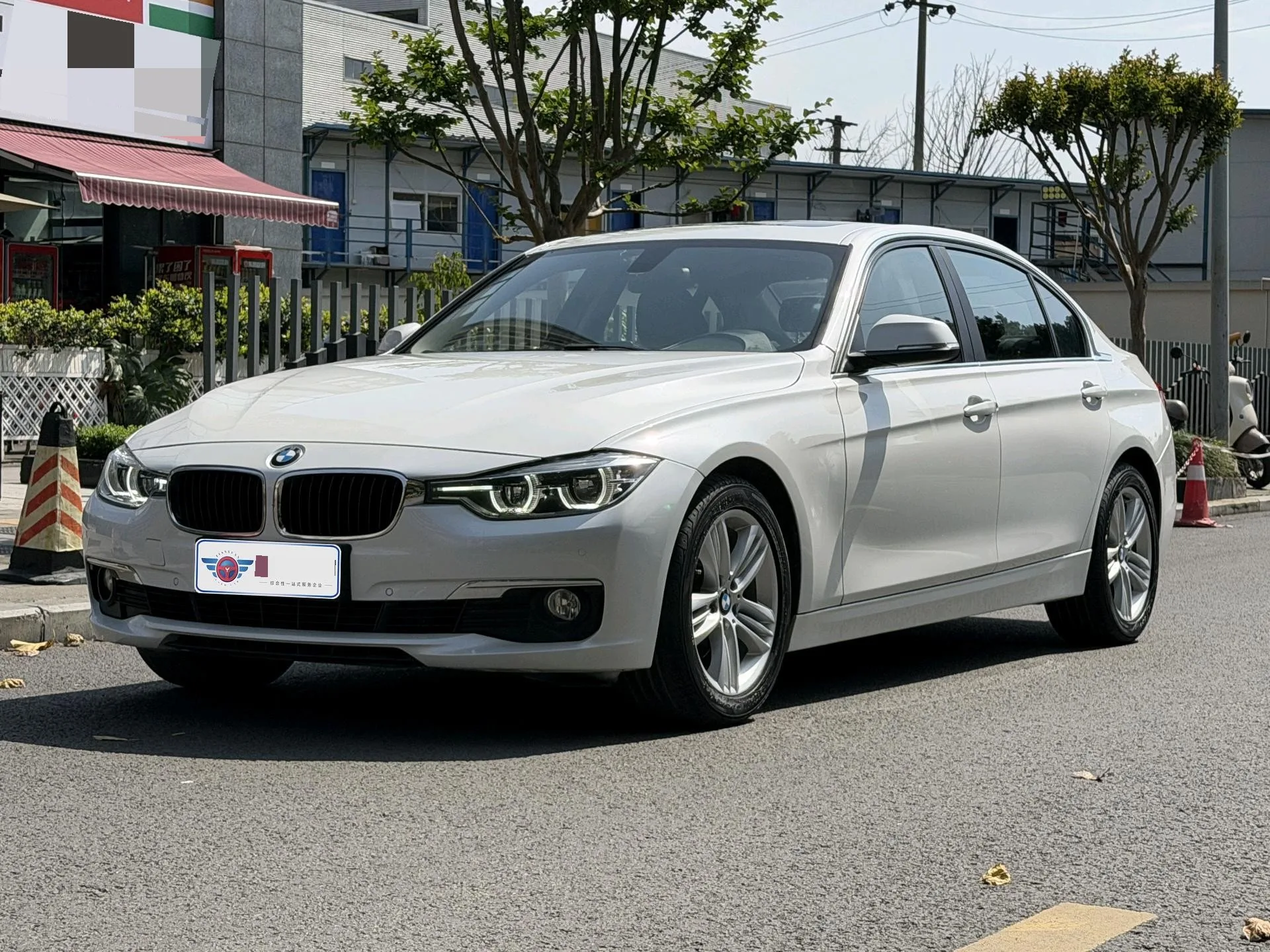 2017 BMW 3 Ряд Триста двадцать литров Мода Версия