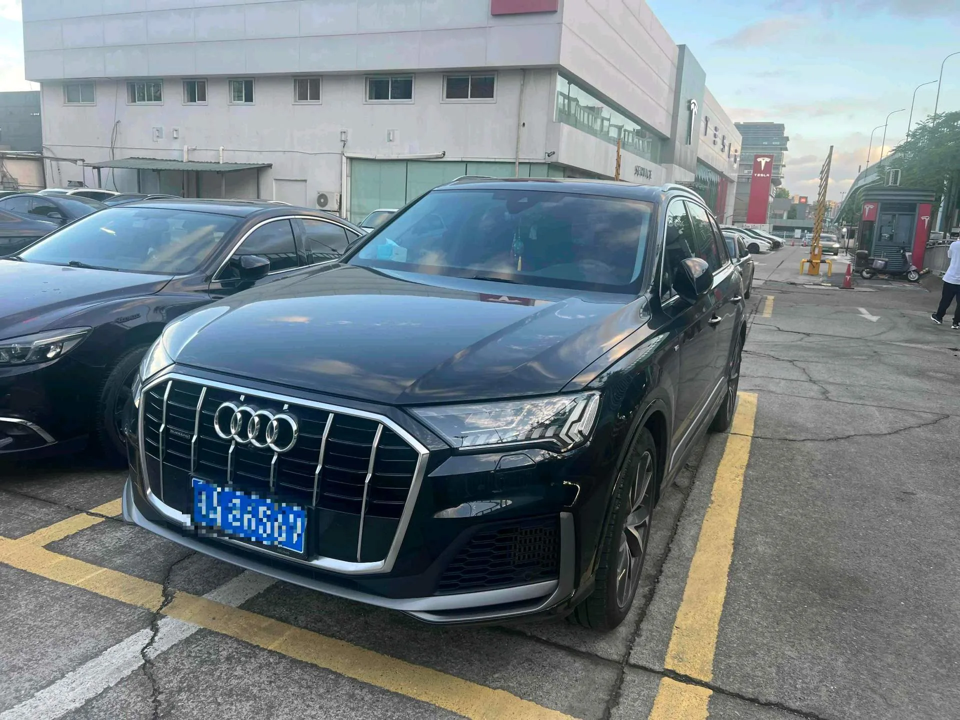 Audi Q7 (Imported) 2023 Q7 48V 3.0TFSI 55TFSI Quattro S line Sport Automatic