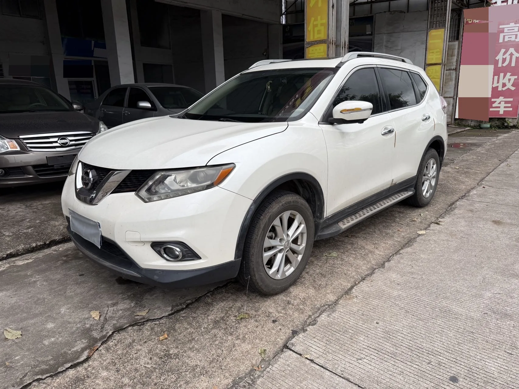 Nissan X-Trail 2015 2,0 l вариатор Комфорт МАКС Версия 2WD