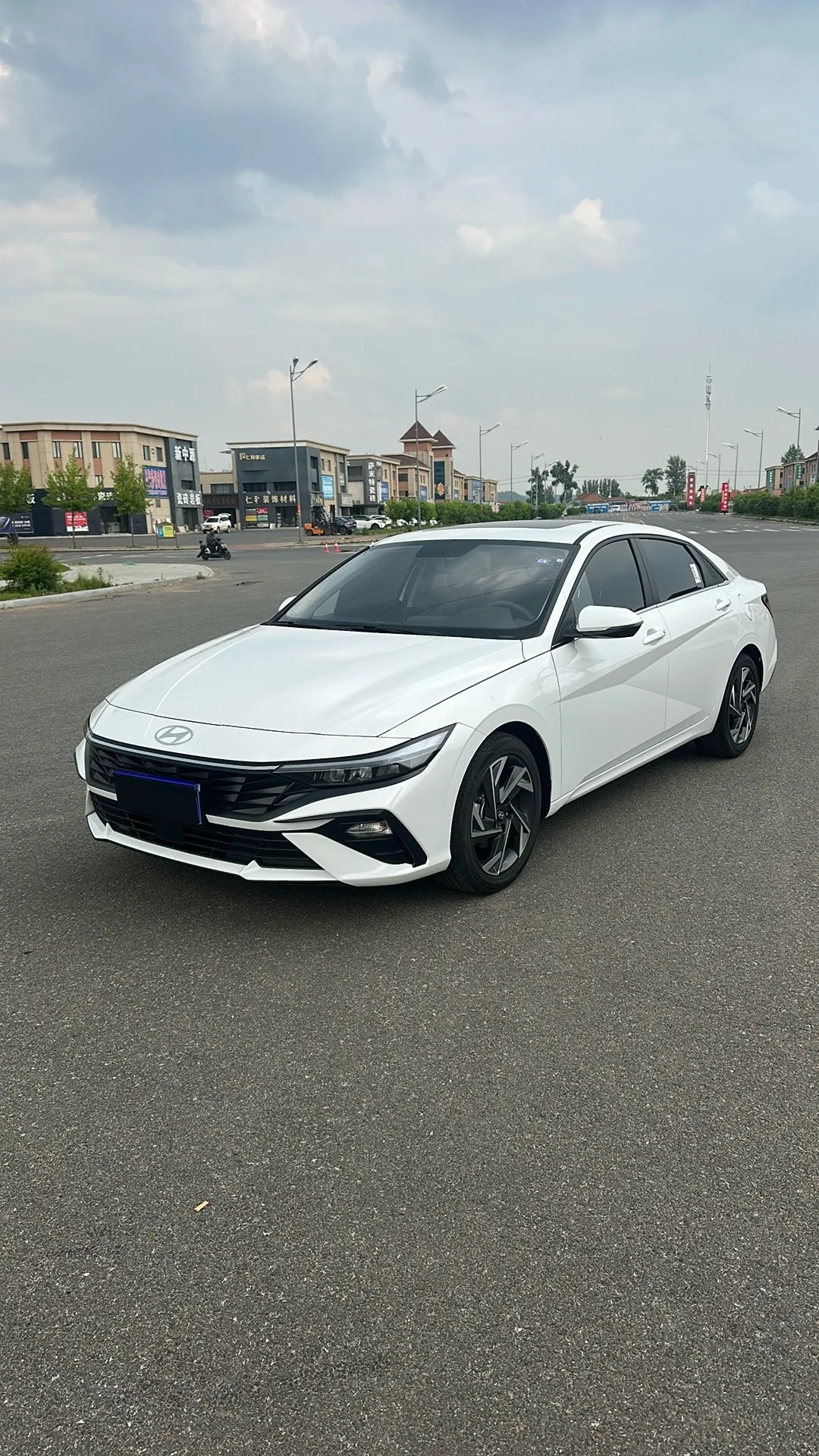 Hyundai Elantra 2023 1.5L CVT GLX Elite Edition