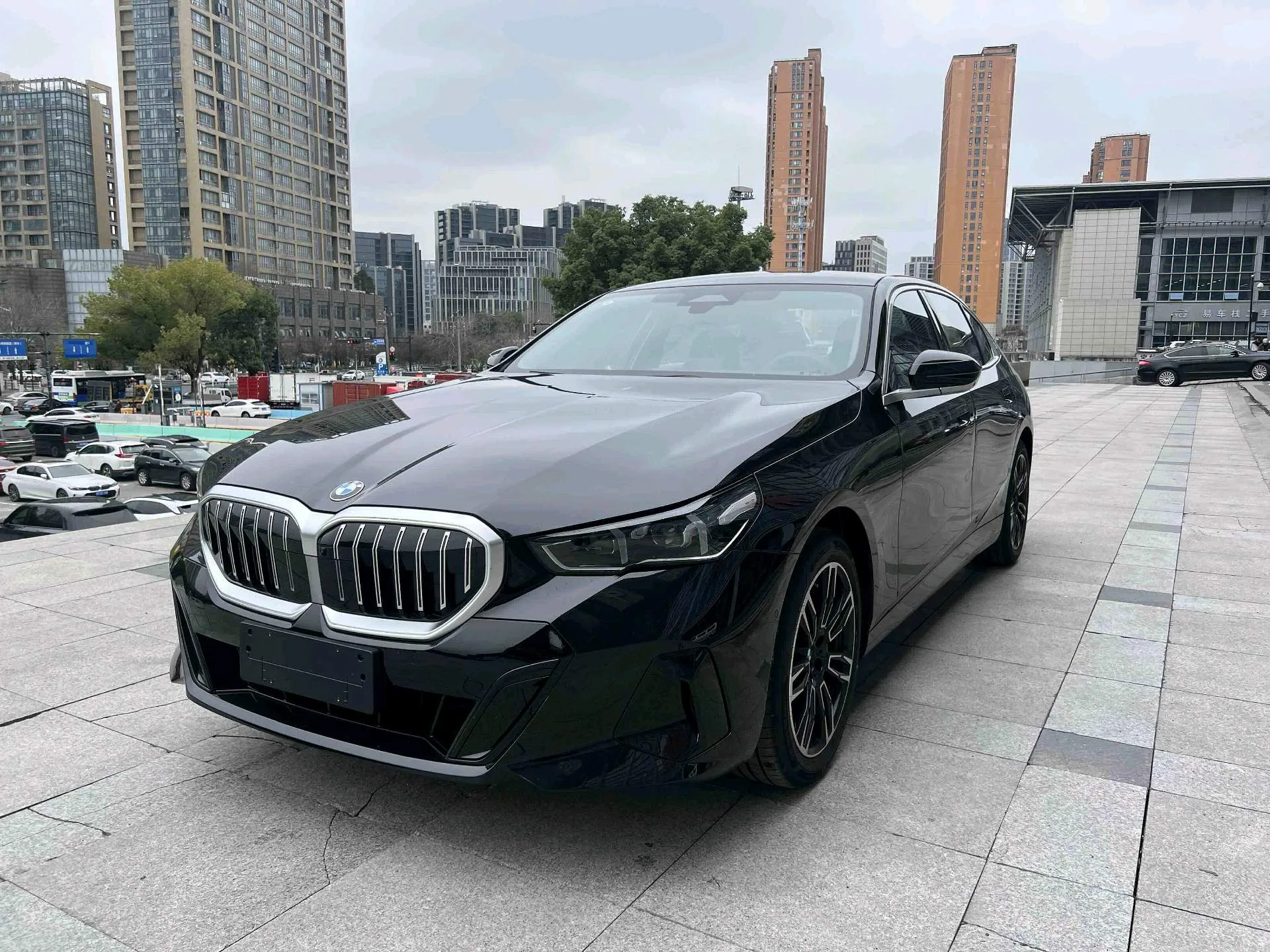 BMW 5 Series 2026 530Li 48V 2.0T Leading Luxury Package Automatic
