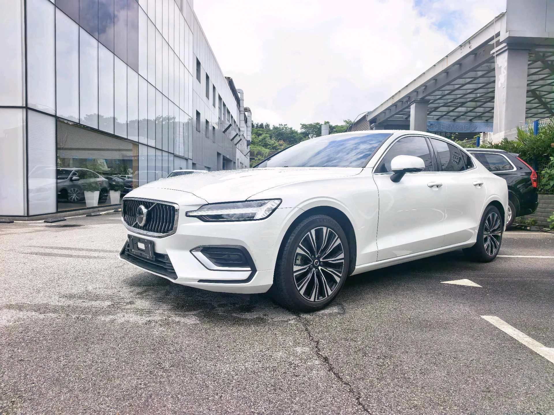 2026 Volvo S60 48V 2.0T B4 Intelligent Luxury Edition (Automatic)